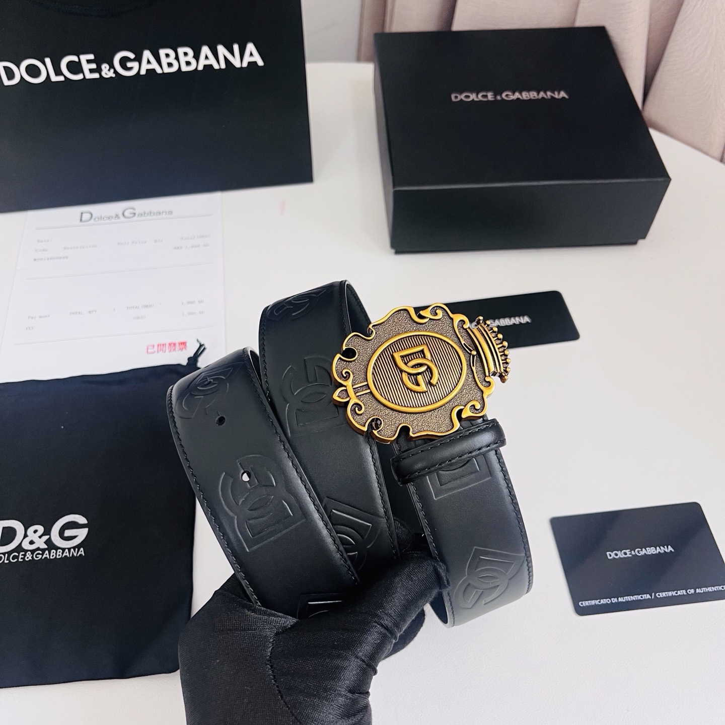 DG 新款，甄选牛皮革精制而成的优雅腰带,为任何造型增添一抹精致格调,牛皮革腰带，4.0cm