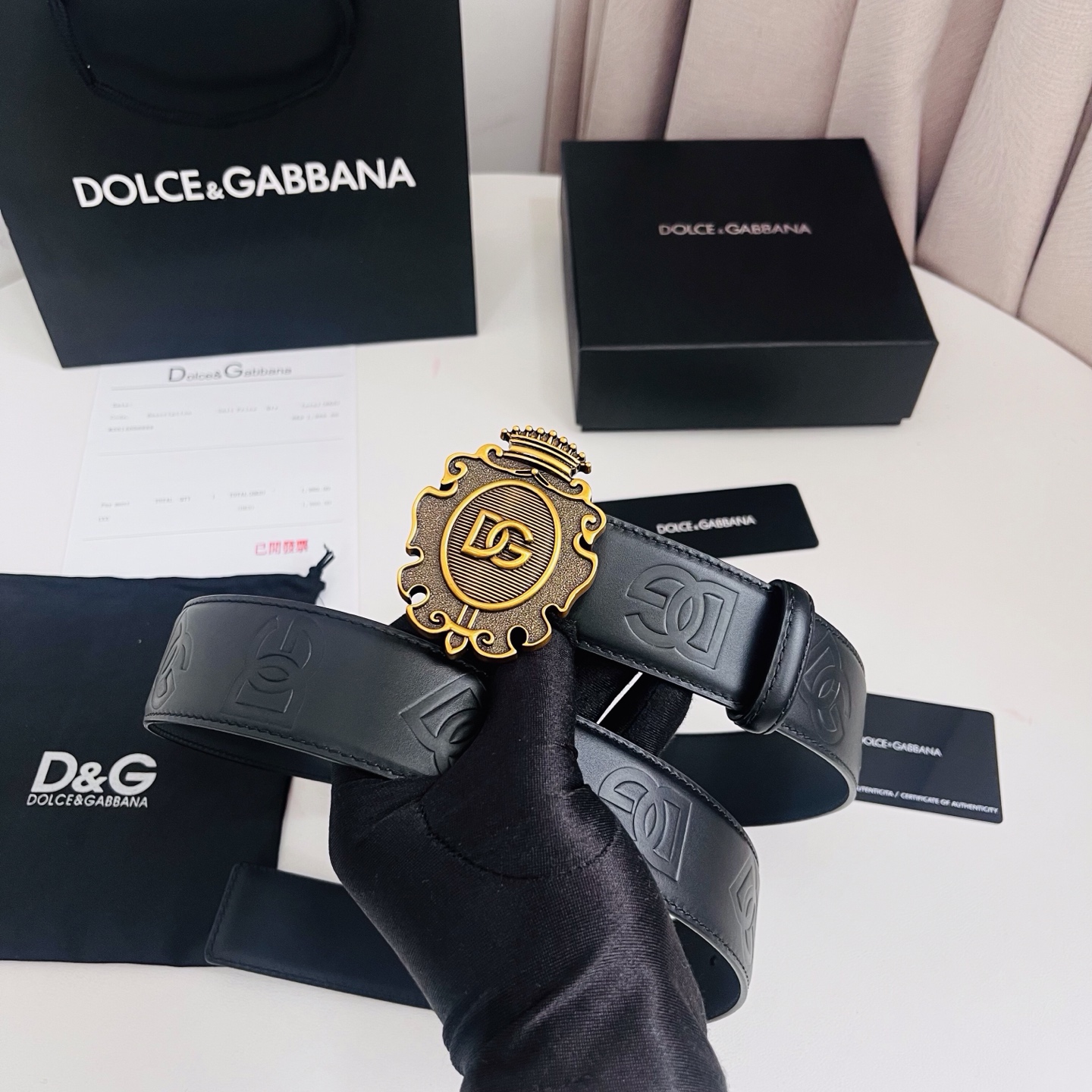 DG 新款，甄选牛皮革精制而成的优雅腰带,为任何造型增添一抹精致格调,牛皮革腰带，4.0cm