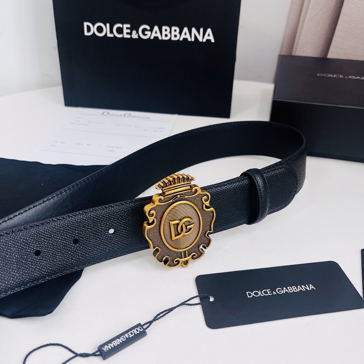 DG 新款，甄选牛皮革精制而成的优雅腰带,为任何造型增添一抹精致格调,牛皮革腰带，4.0cm