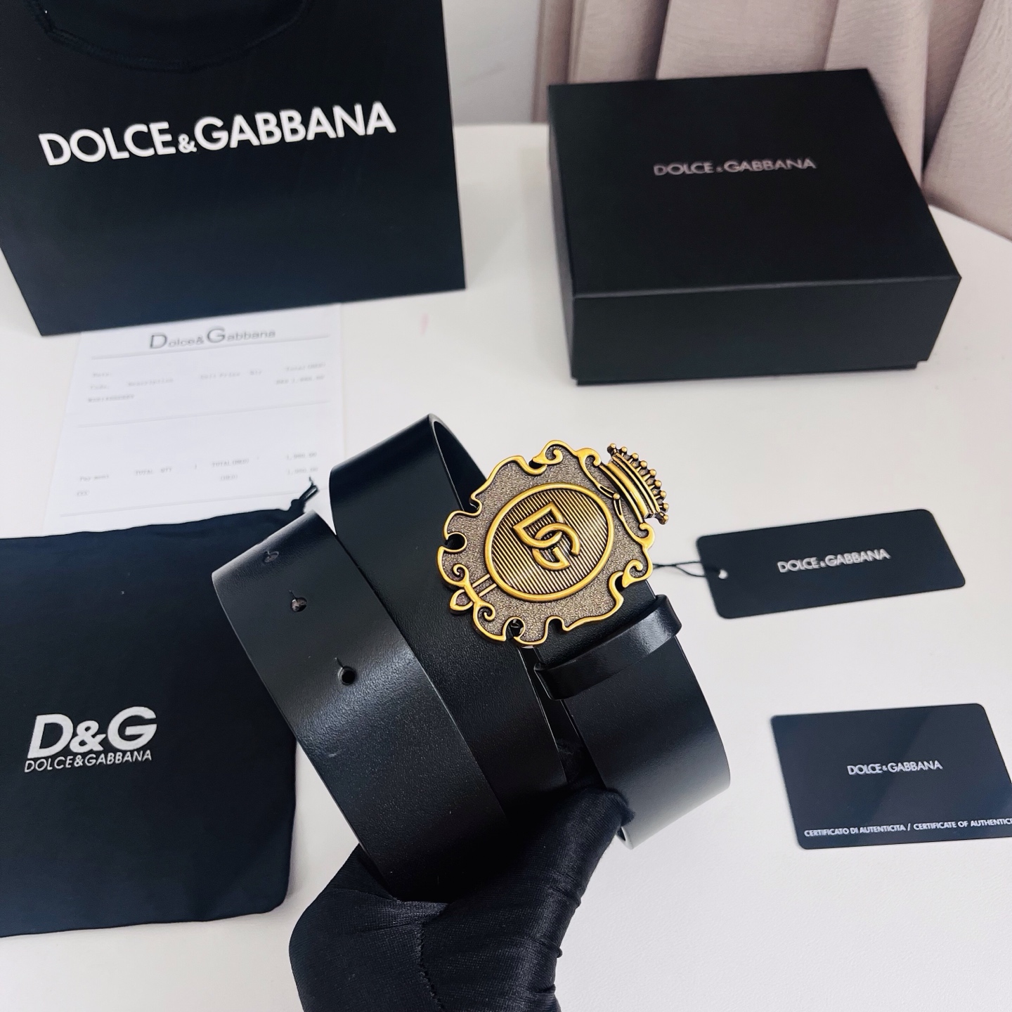 DG 新款，甄选牛皮革精制而成的优雅腰带,为任何造型增添一抹精致格调,牛皮革腰带，4.0cm