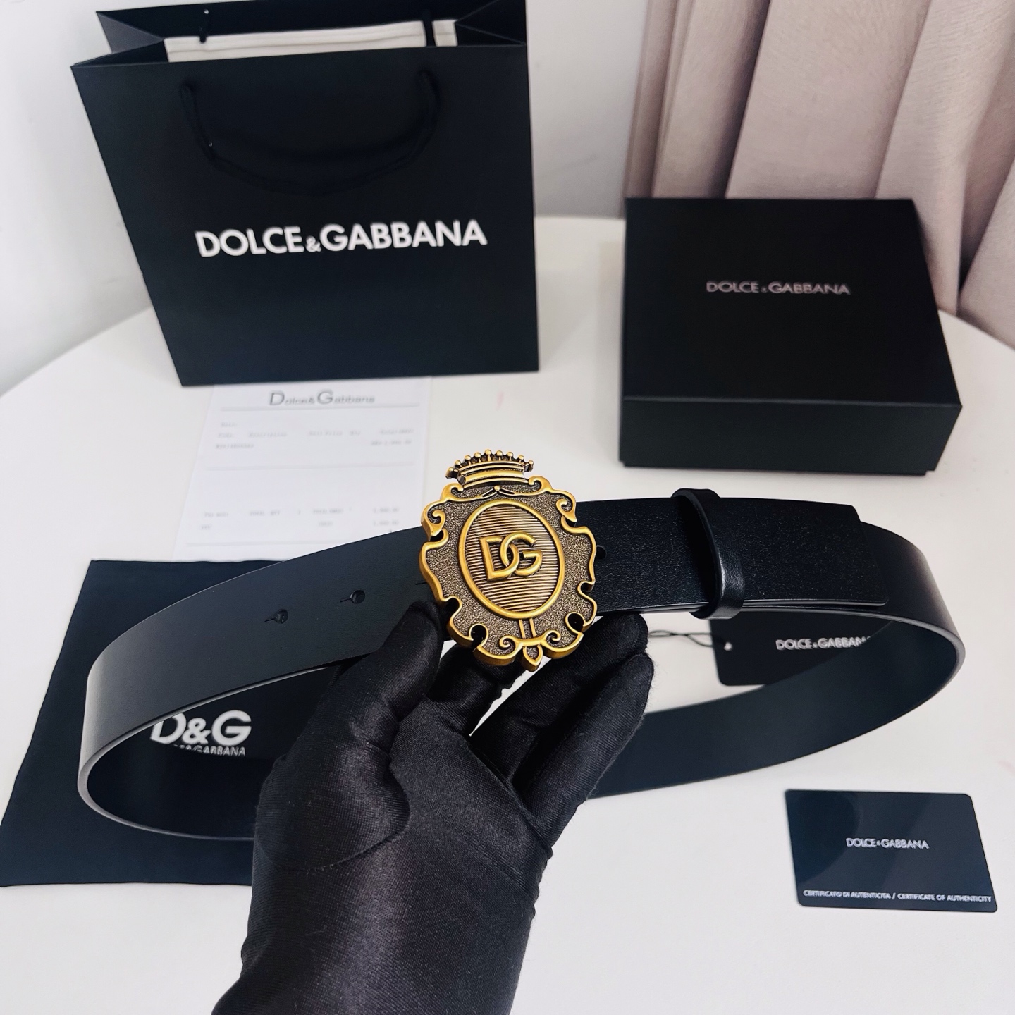 DG 新款，甄选牛皮革精制而成的优雅腰带,为任何造型增添一抹精致格调,牛皮革腰带，4.0cm