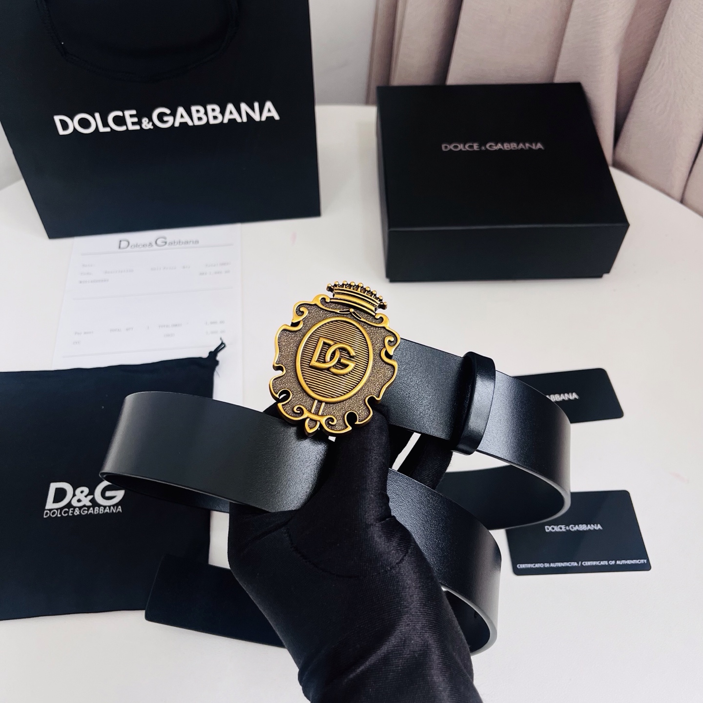 DG 新款，甄选牛皮革精制而成的优雅腰带,为任何造型增添一抹精致格调,牛皮革腰带，4.0cm