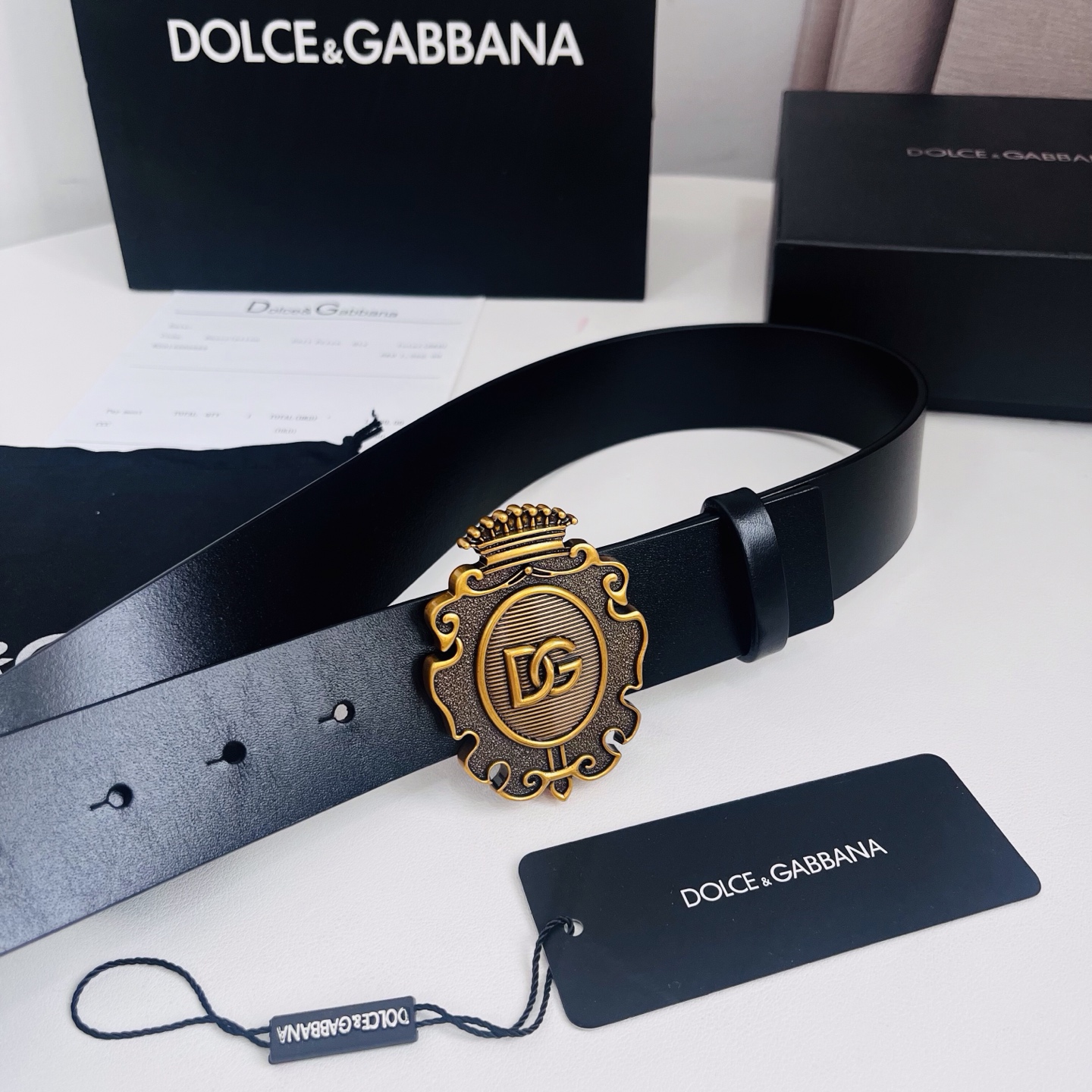DG 新款，甄选牛皮革精制而成的优雅腰带,为任何造型增添一抹精致格调,牛皮革腰带，4.0cm