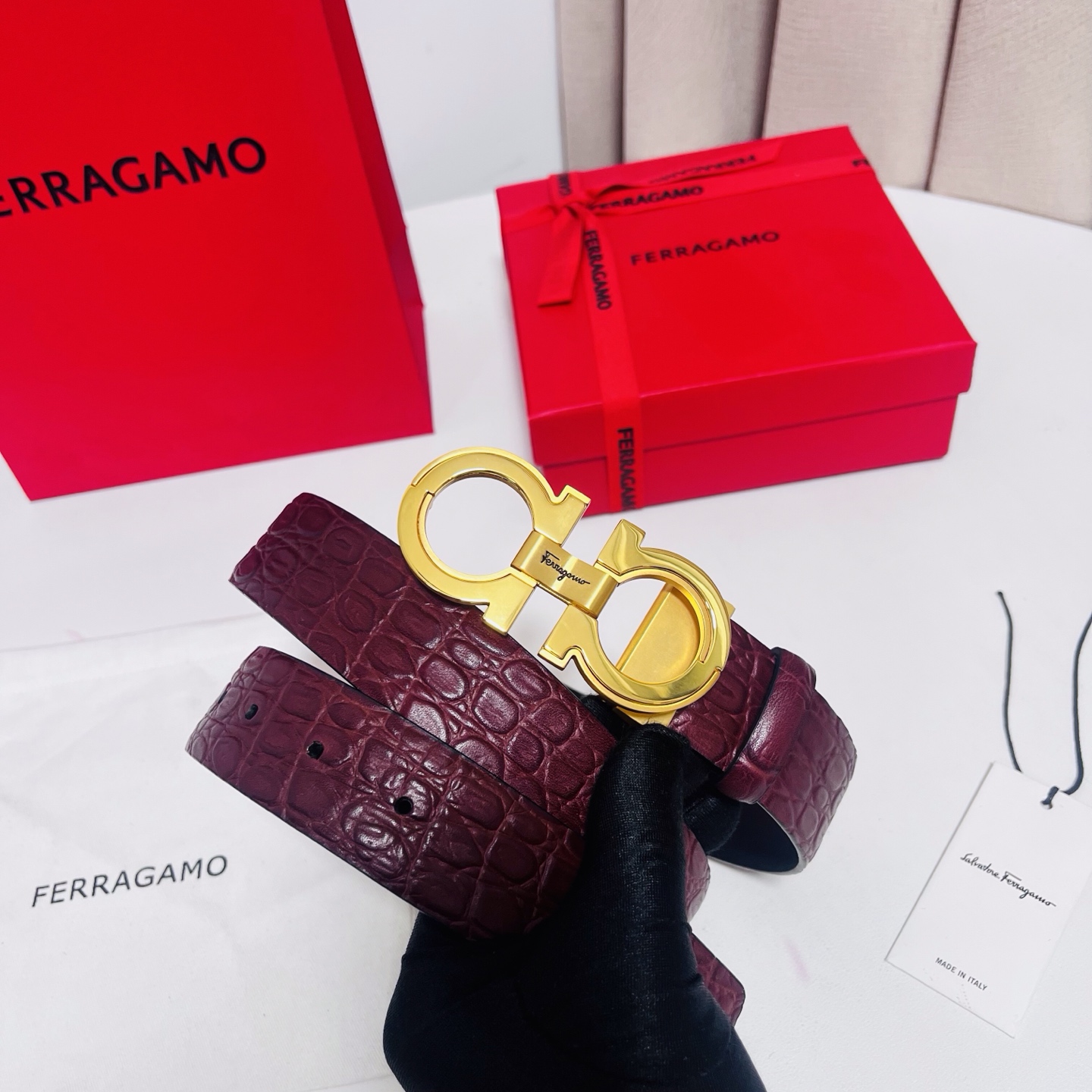 Ferragamo，菲拉格慕 ，宽度3.5cm 高级定制鳄鱼纹男士皮带 可双面使用 自行选择搭配 真材实料 很有质感 时