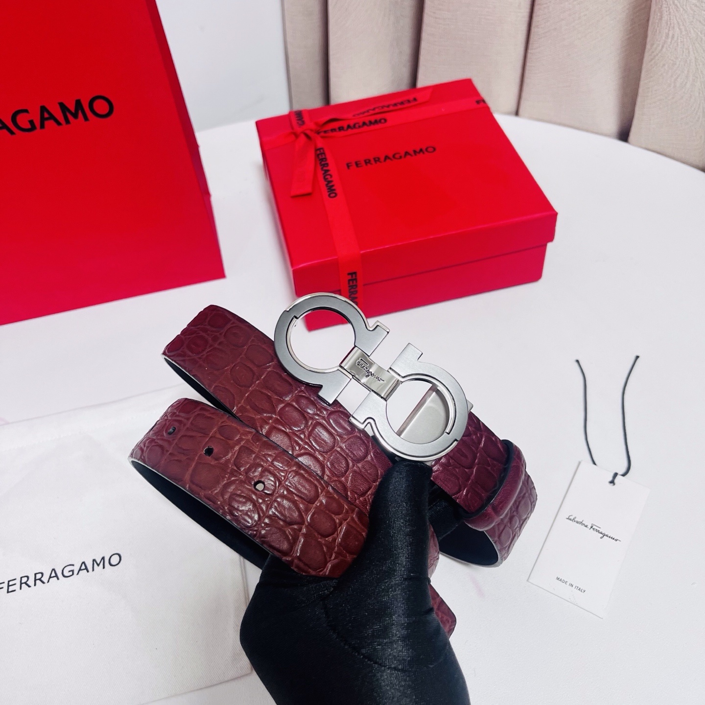 Ferragamo，菲拉格慕 ，宽度3.5cm 高级定制鳄鱼纹男士皮带 可双面使用 自行选择搭配 真材实料 很有质感 时