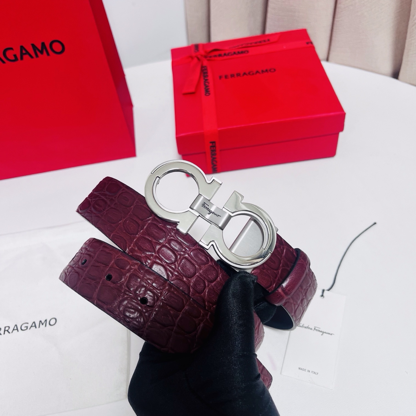 Ferragamo，菲拉格慕 ，宽度3.5cm 高级定制鳄鱼纹男士皮带 可双面使用 自行选择搭配 真材实料 很有质感 时