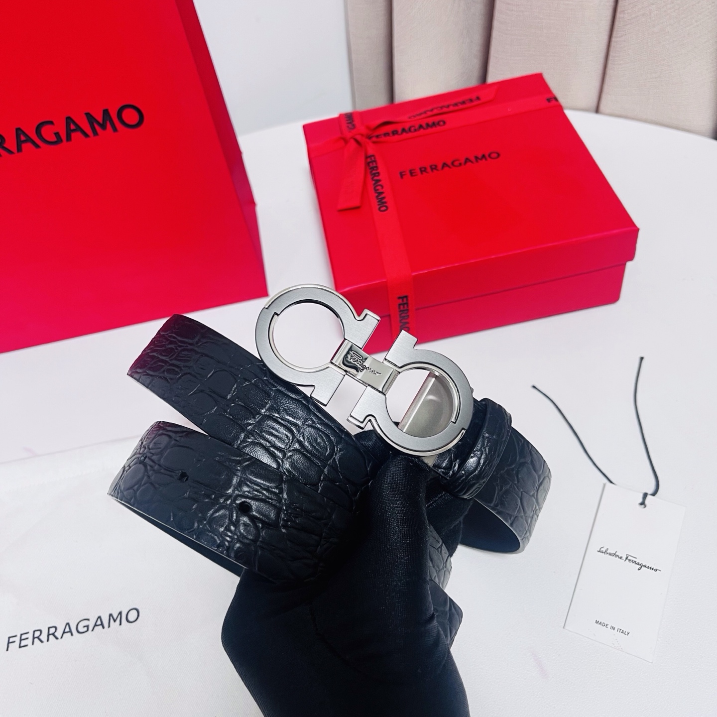 Ferragamo，菲拉格慕 ，宽度3.5cm 高级定制鳄鱼纹男士皮带 可双面使用 自行选择搭配 真材实料 很有质感 时