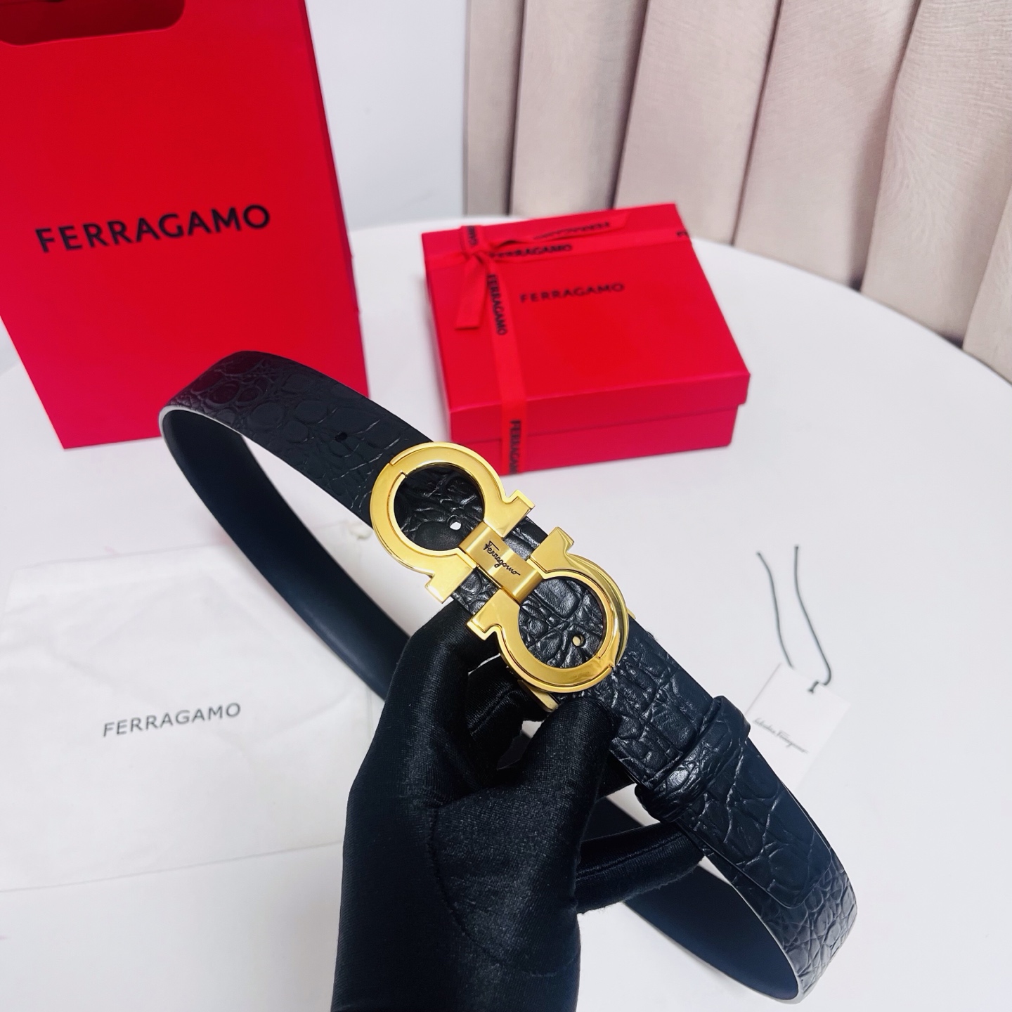 Ferragamo，菲拉格慕 ，宽度3.5cm 高级定制鳄鱼纹男士皮带 可双面使用 自行选择搭配 真材实料 很有质感 时