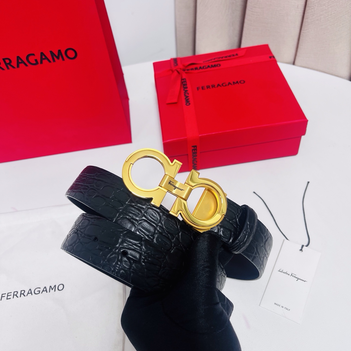 Ferragamo，菲拉格慕 ，宽度3.5cm 高级定制鳄鱼纹男士皮带 可双面使用 自行选择搭配 真材实料 很有质感 时