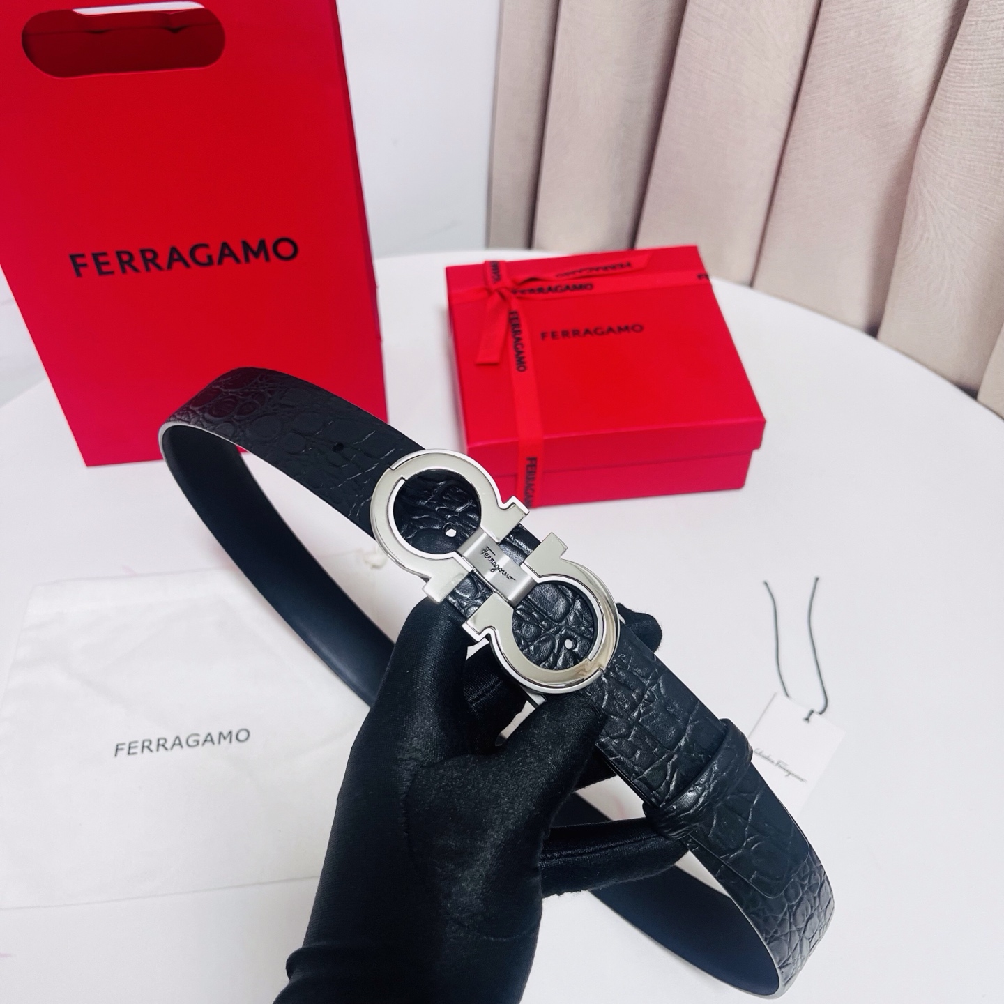 Ferragamo，菲拉格慕 ，宽度3.5cm 高级定制鳄鱼纹男士皮带 可双面使用 自行选择搭配 真材实料 很有质感 时