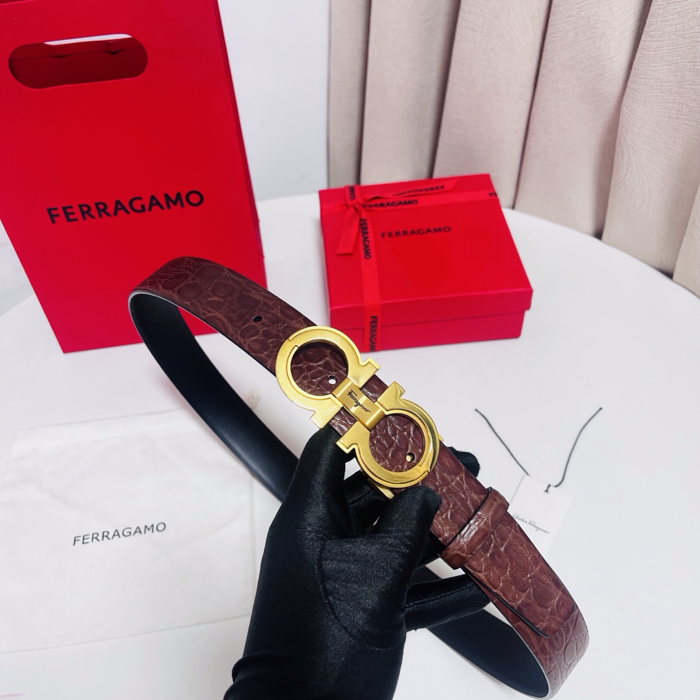 Ferragamo，菲拉格慕 ，宽度3.5cm 高级定制鳄鱼纹男士皮带 可双面使用 自行选择搭配 真材实料 很有质感 时