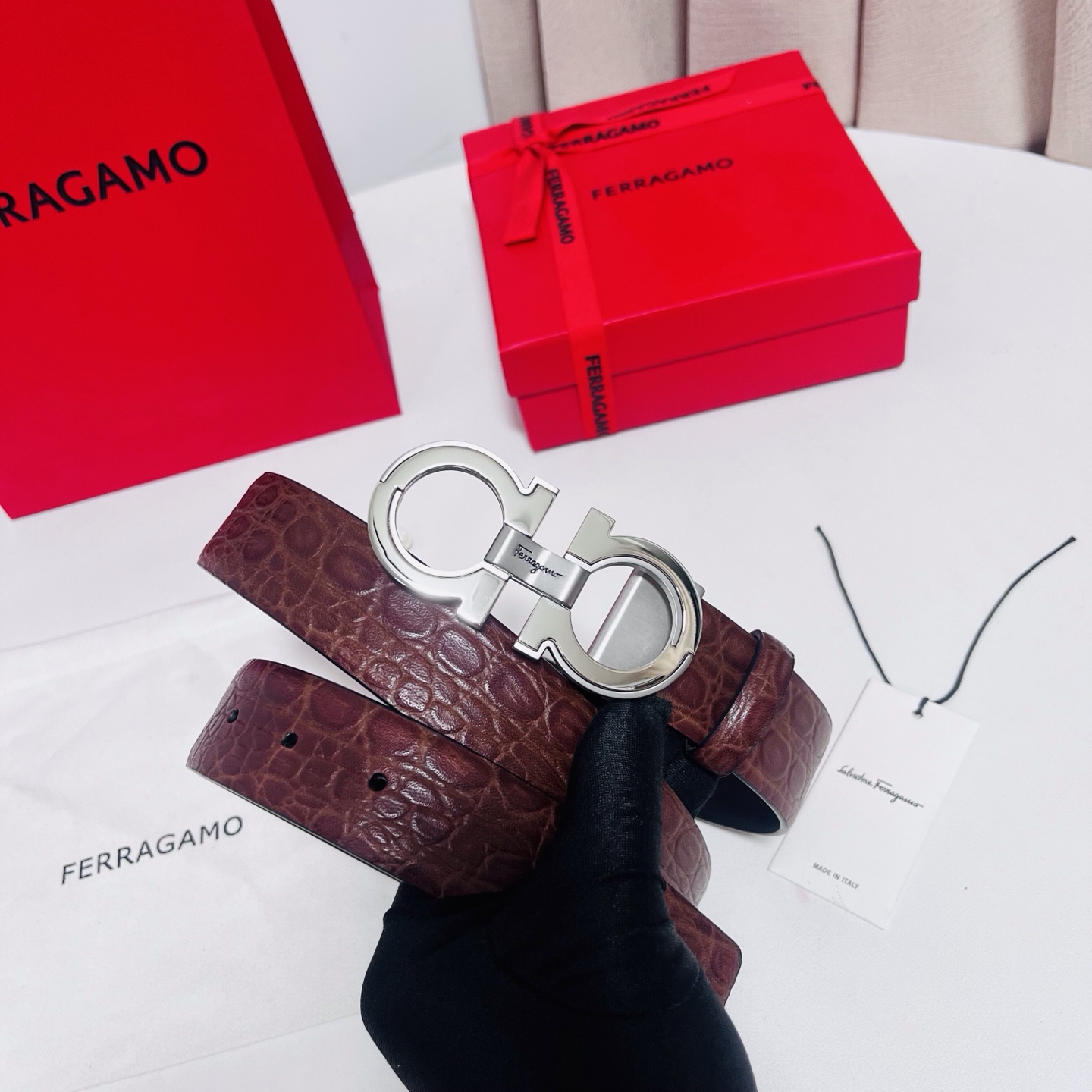 Ferragamo，菲拉格慕 ，宽度3.5cm 高级定制鳄鱼纹男士皮带 可双面使用 自行选择搭配 真材实料 很有质感 时