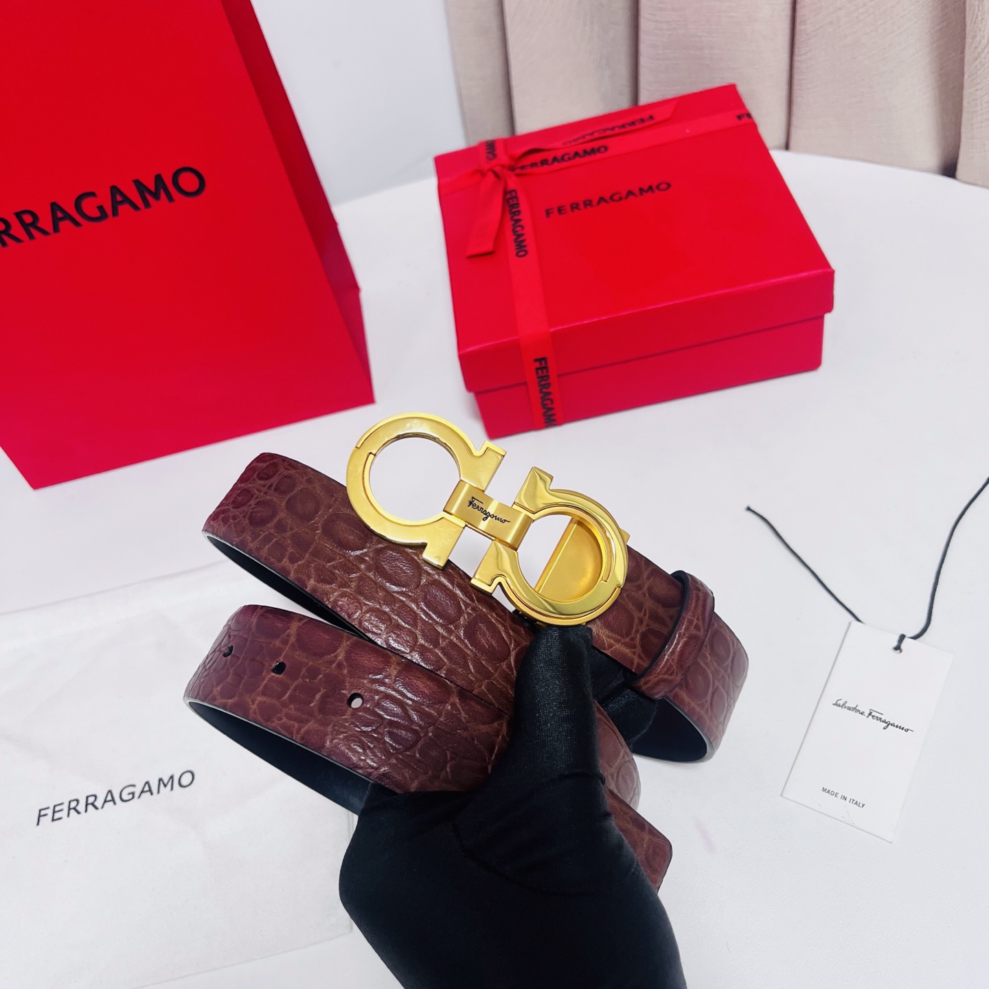 Ferragamo，菲拉格慕 ，宽度3.5cm 高级定制鳄鱼纹男士皮带 可双面使用 自行选择搭配 真材实料 很有质感 时