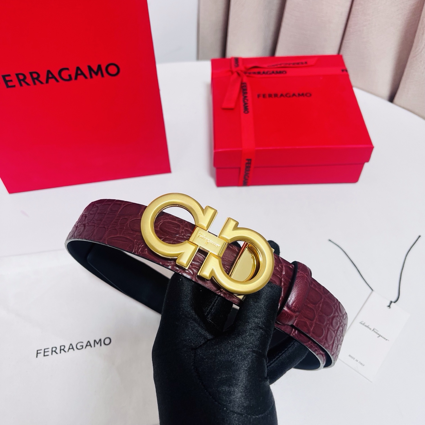 Ferragamo，菲拉格慕 ，宽度3.5cm 高级定制鳄鱼纹男士皮带 可双面使用 自行选择搭配 真材实料 很有质感 时