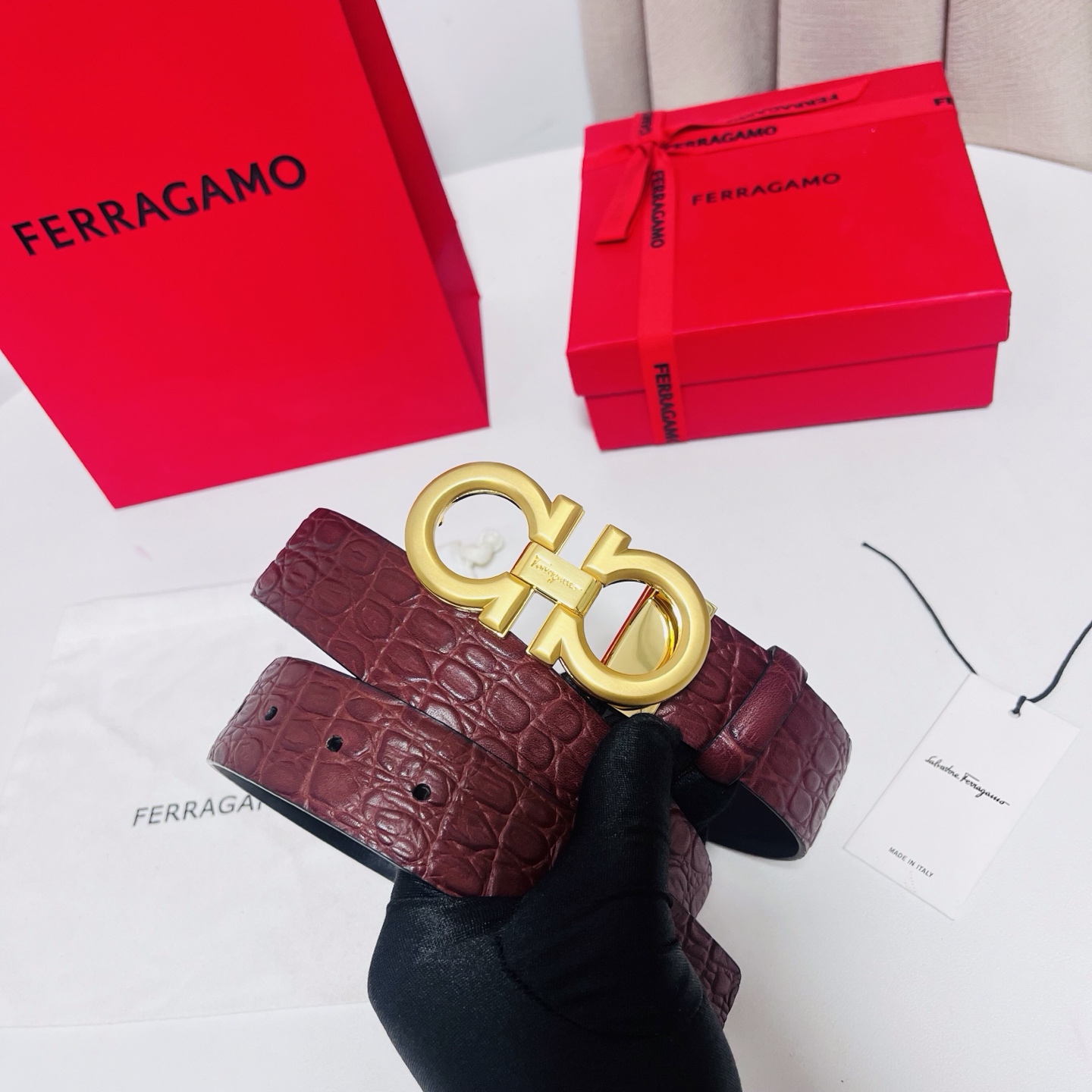Ferragamo，菲拉格慕 ，宽度3.5cm 高级定制鳄鱼纹男士皮带 可双面使用 自行选择搭配 真材实料 很有质感 时