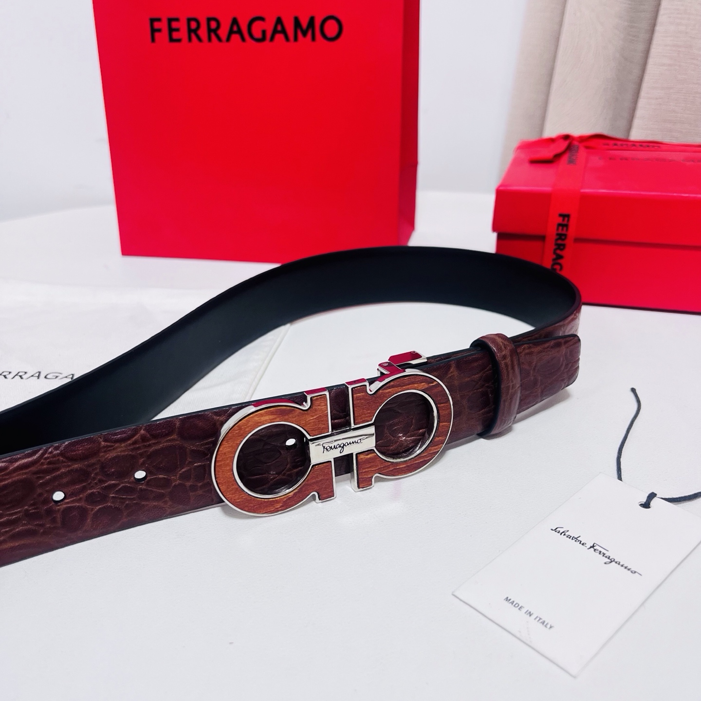 Ferragamo，菲拉格慕 ，宽度3.5cm 高级定制鳄鱼纹男士皮带 可双面使用 自行选择搭配 真材实料 很有质感 时
