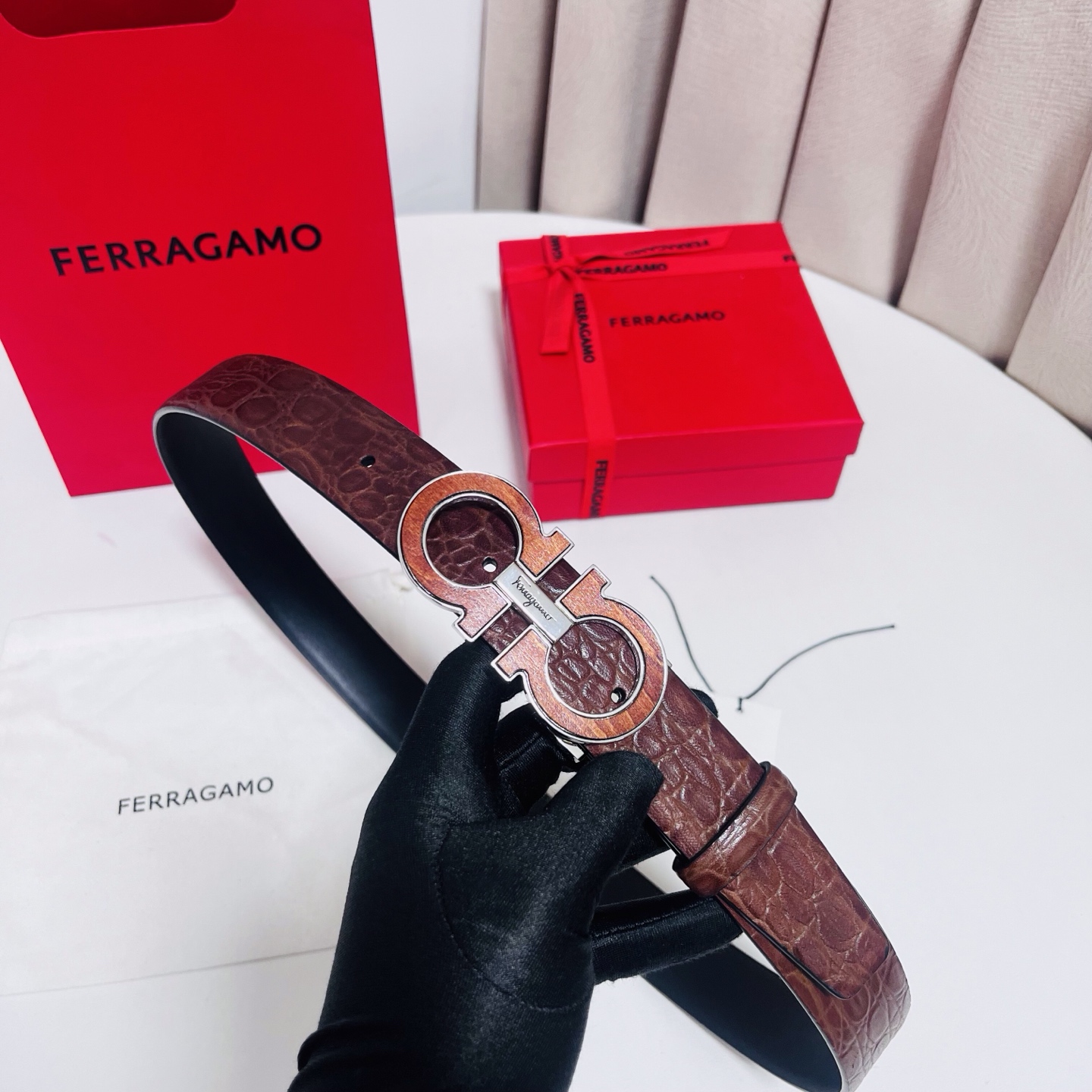 Ferragamo，菲拉格慕 ，宽度3.5cm 高级定制鳄鱼纹男士皮带 可双面使用 自行选择搭配 真材实料 很有质感 时
