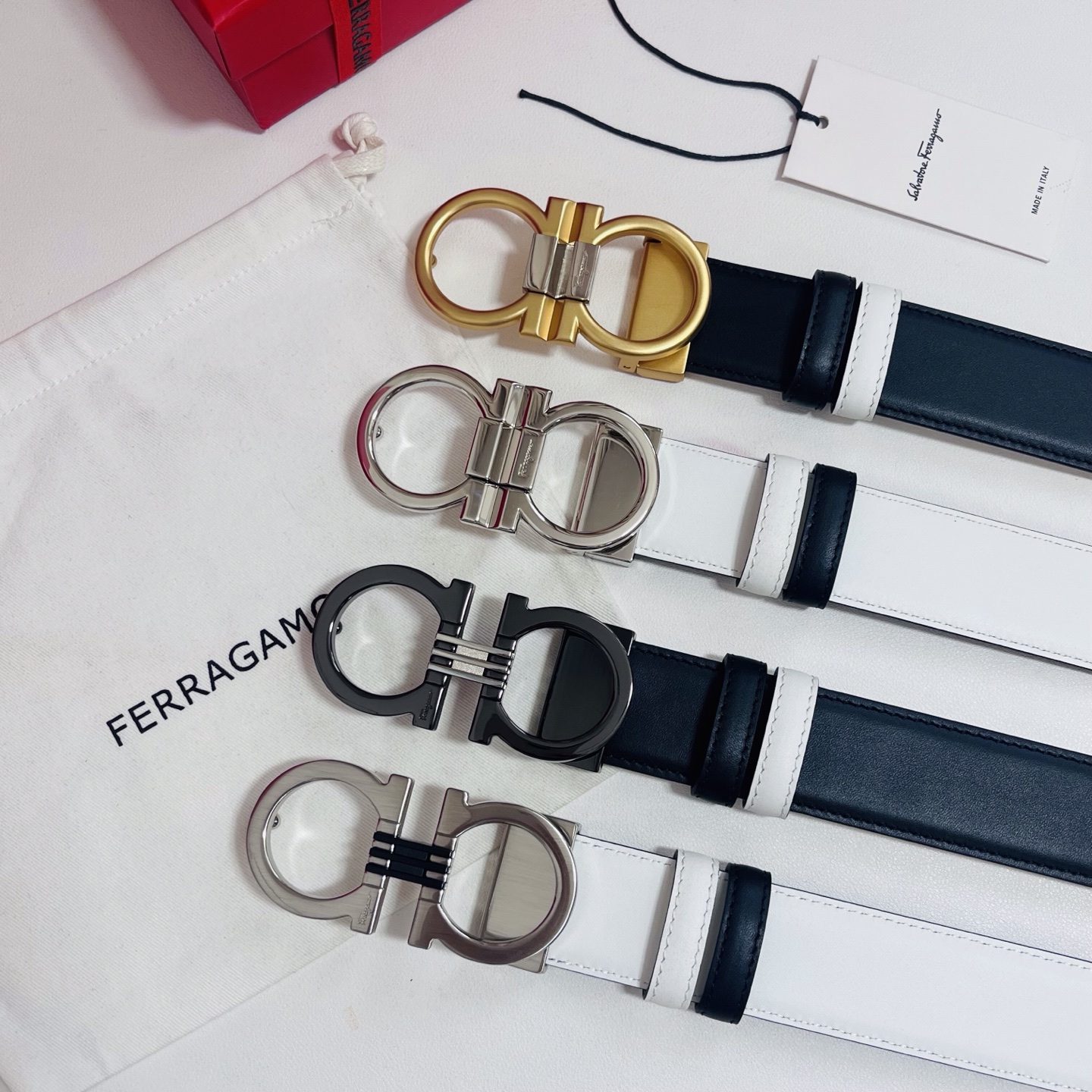 Ferragamo，菲拉格慕 ，宽度3.5cm 可双面使用 自行选择搭配 真材实料 很有质感 时尚经典不失风范  搭配精