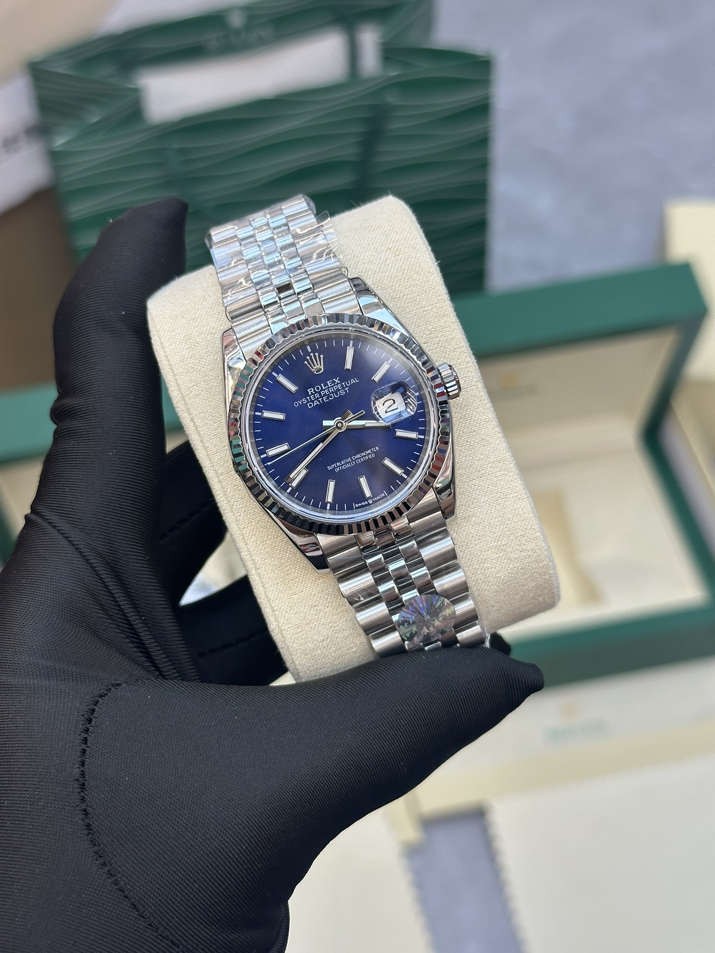 “Rolex Journal: Exclusive 36mm Automatic Meter, Model M126234-0017” - 图片 2