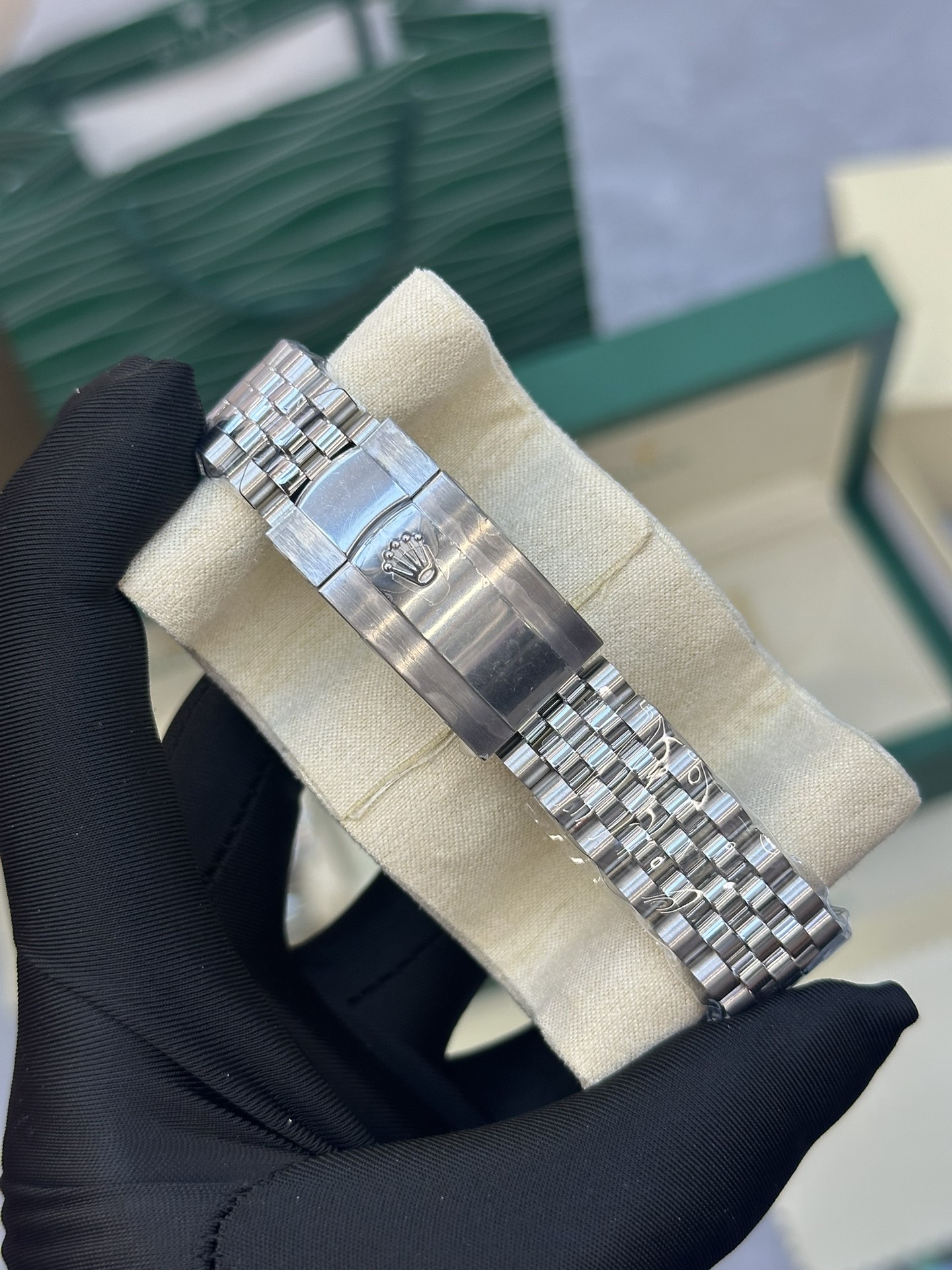 “Rolex Journal: Exclusive 36mm Automatic Meter, Model M126234-0017” - 图片 7