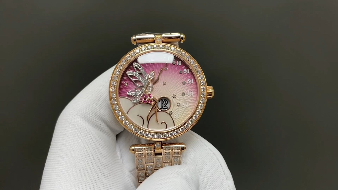 Van Cleef Lady Férie Wristwatch: Symbol of Joy and Elegance