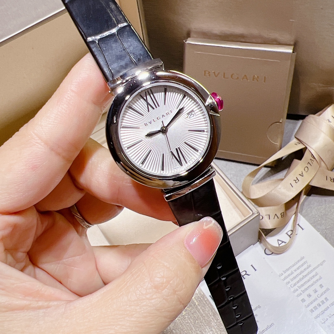 Bvlgari LVCEA polished steel case, black bezel, white dial, red leather strap 33mm Women's Quartz