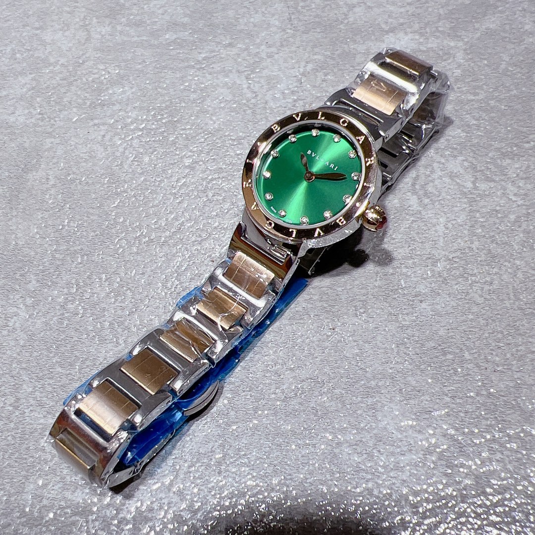 Bvlgari Bvlgari Bvlgari Mini caja y pulsera de acero inoxidable, bisel negro, esfera verde 26 mm Cuarzo para mujer