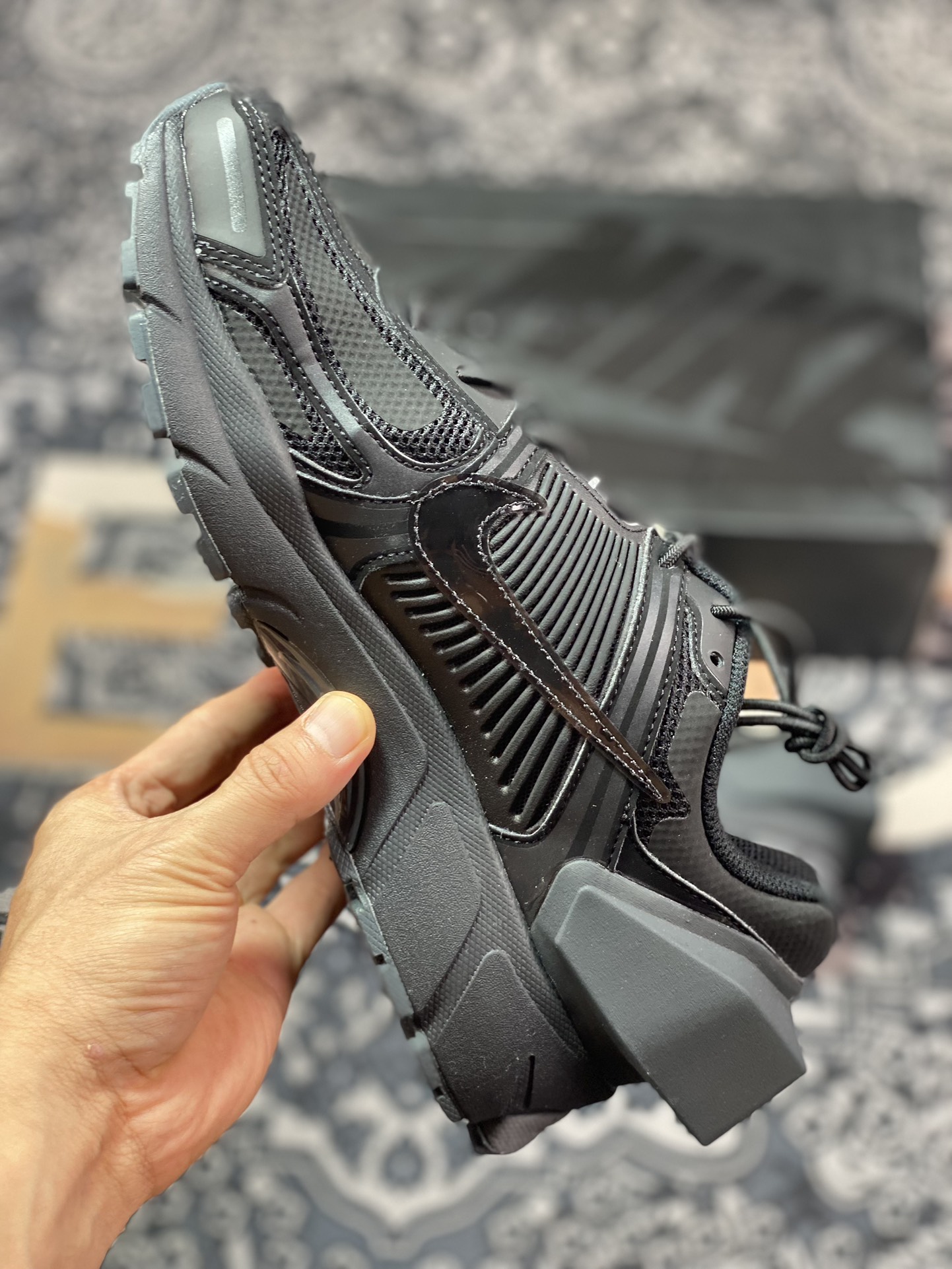 Nike Zoom Vomero 5”All Black”佛莫罗5代系列经典复古休闲运动慢跑鞋“黑武士框架3M”AT3152-001