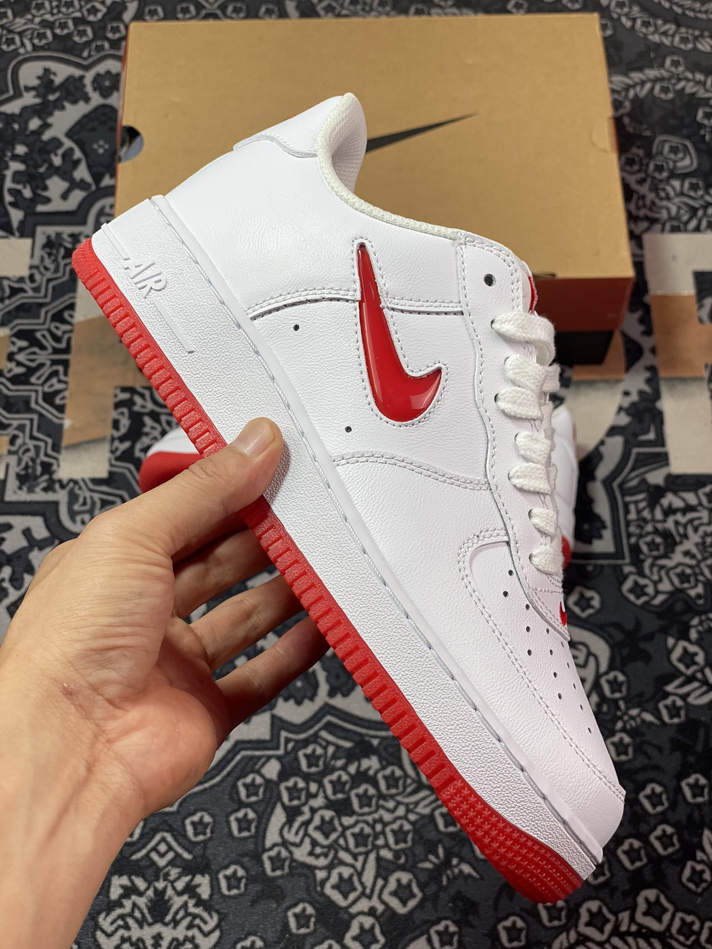 Air Force 1 '07 Low White Red Jelly Hook FN5924-101