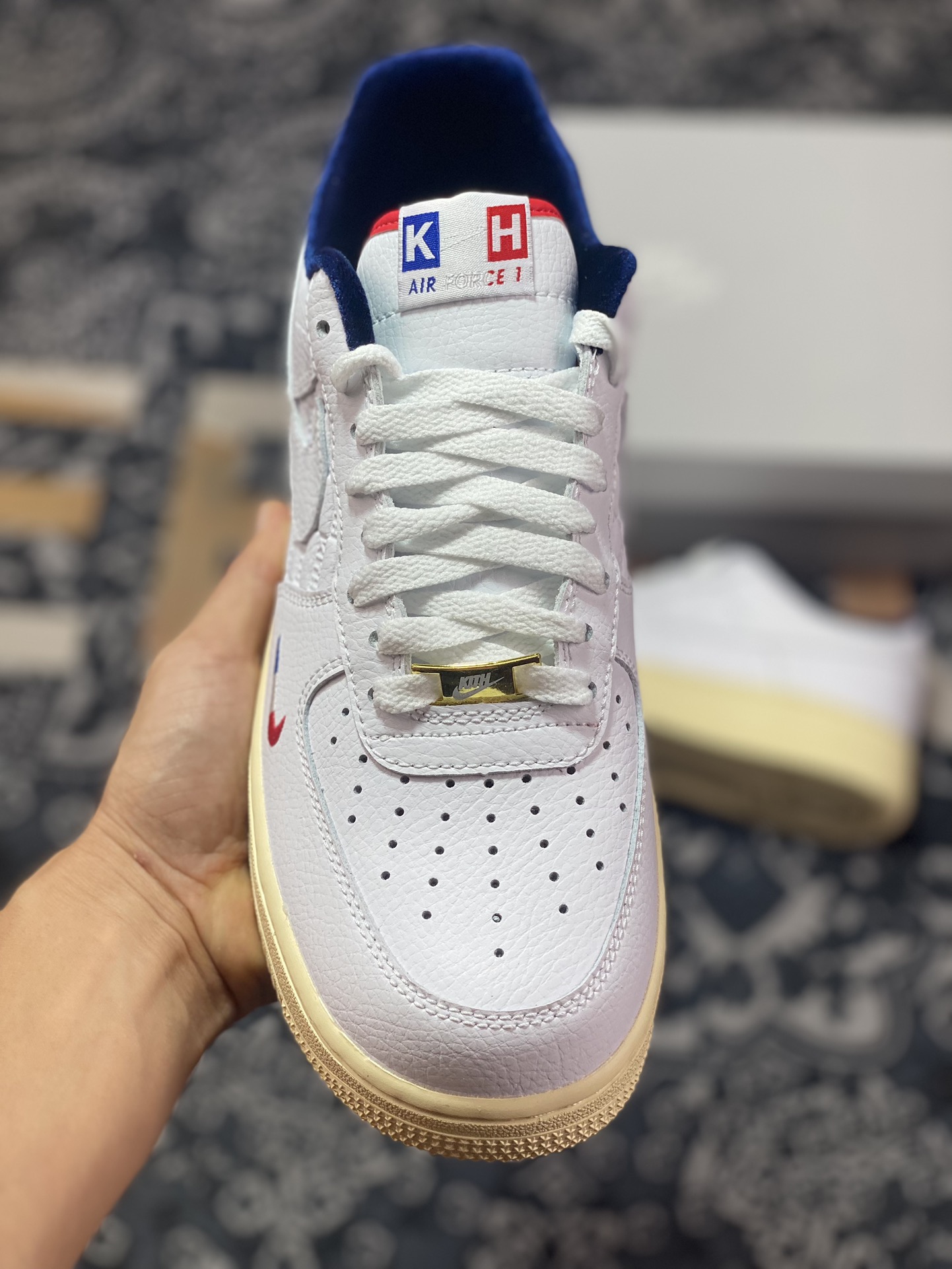 Kith x Nike Air Force 1 '07 Low”France” 空军一号低帮经典板鞋“白蓝红法兰西拼接小钩”CZ7927-100