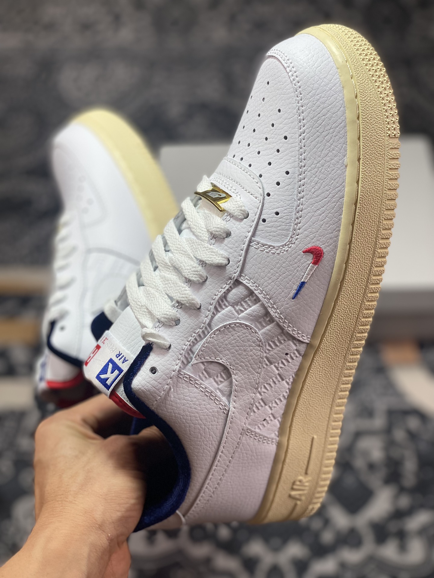 Kith x Nike Air Force 1 '07 Low”France” 空军一号低帮经典板鞋“白蓝红法兰西拼接小钩”CZ7927-100