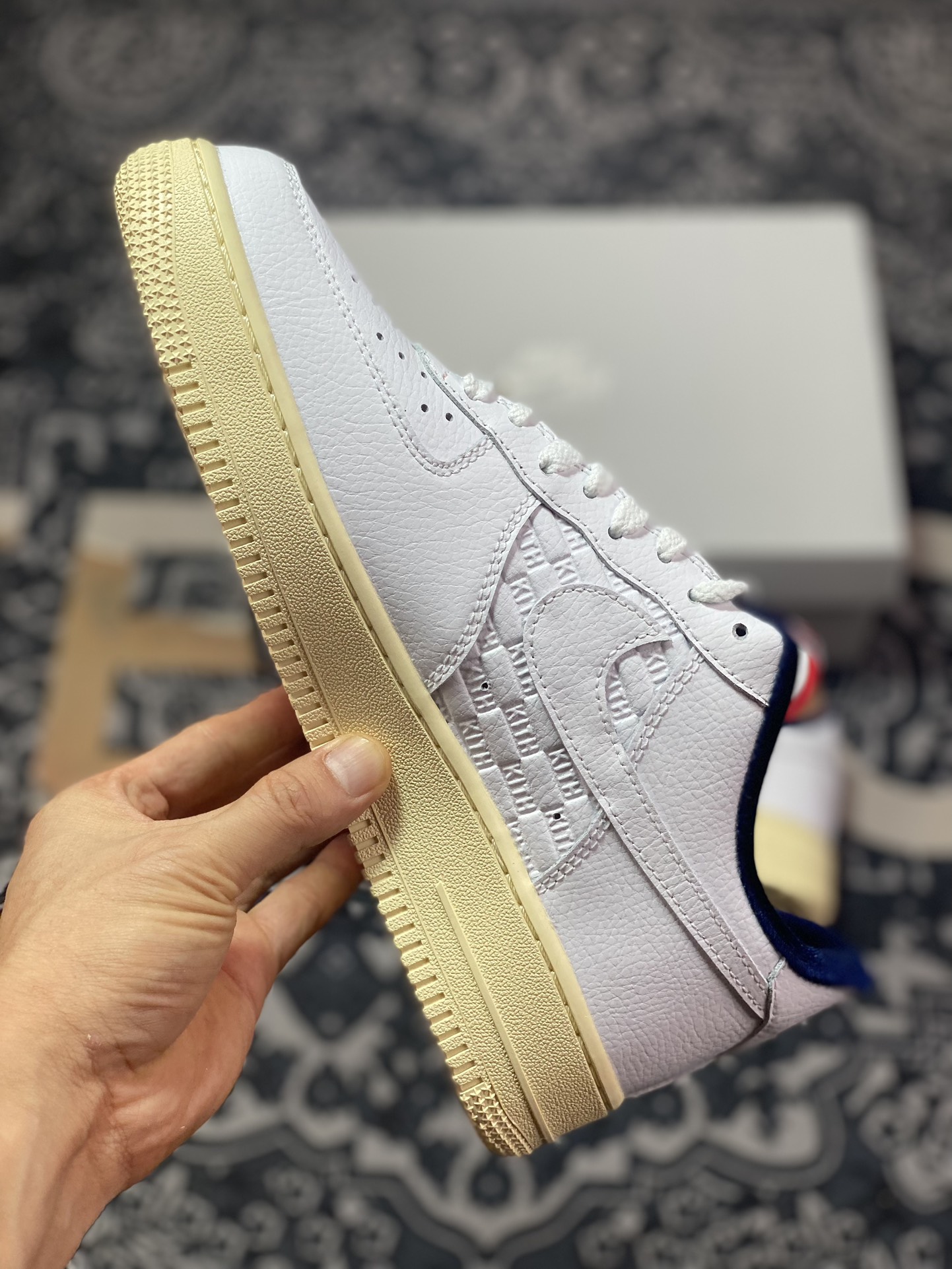 Kith x Nike Air Force 1 '07 Low”France” 空军一号低帮经典板鞋“白蓝红法兰西拼接小钩”CZ7927-100