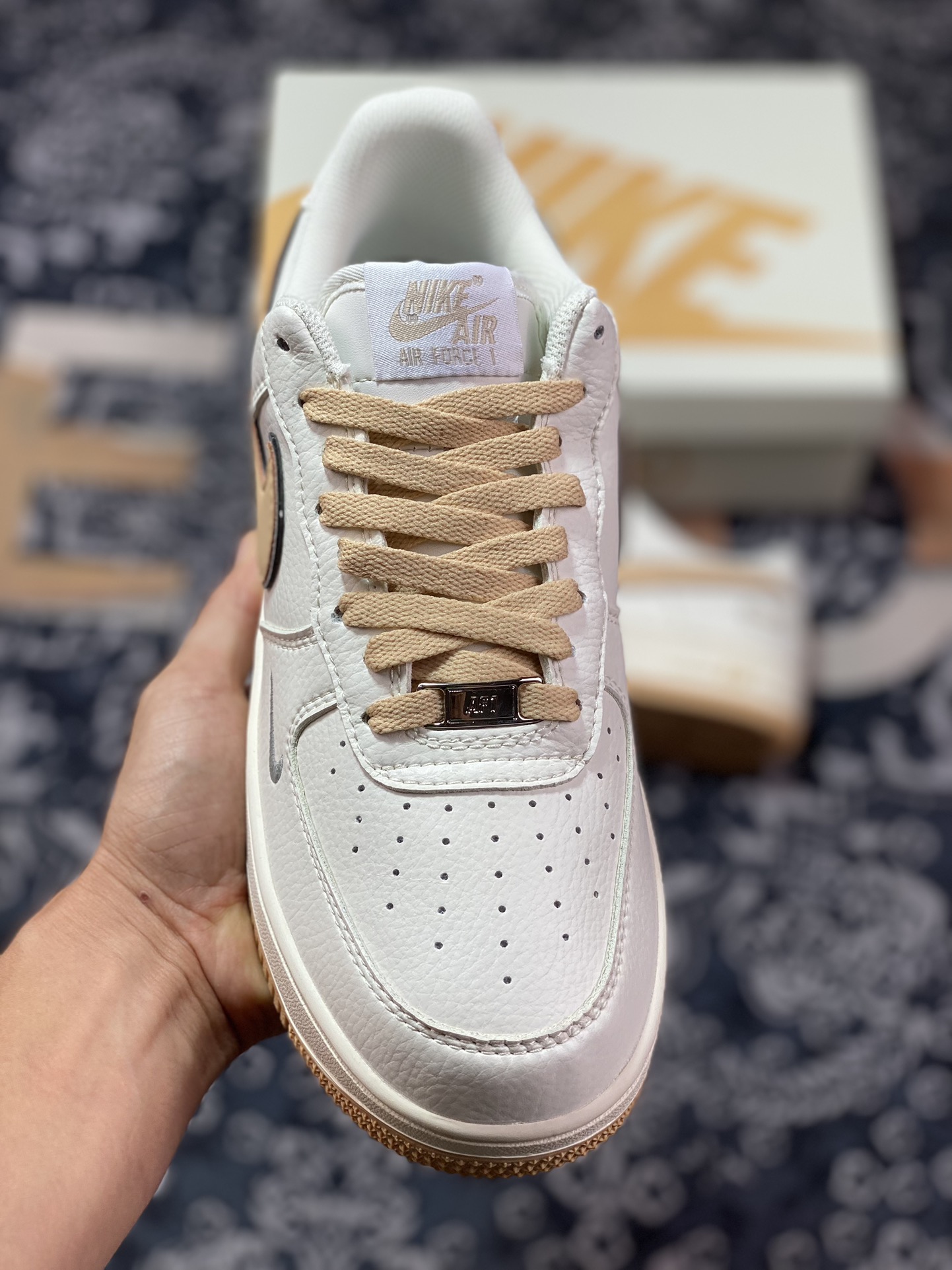 Nike Air Force 1'07 Low EMB”Beige/Brown/Hoops/Mini Swoosh”空军一号板鞋“米白浅棕Hoops刺绣小钩”HP2369-005