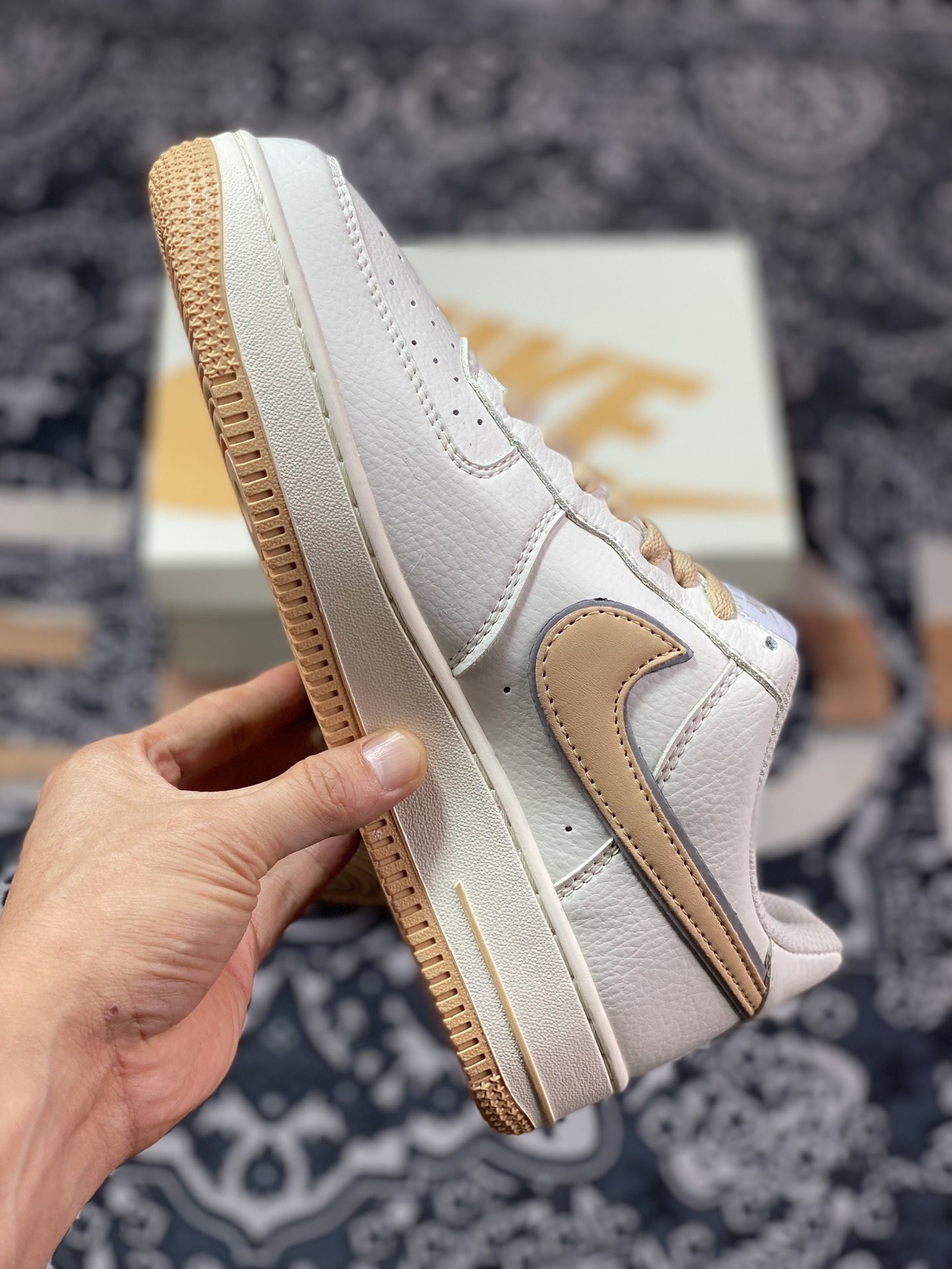 Nike Air Force 1'07 Low EMB”Beige/Brown/Hoops/Mini Swoosh”空军一号板鞋“米白浅棕Hoops刺绣小钩”HP2369-005