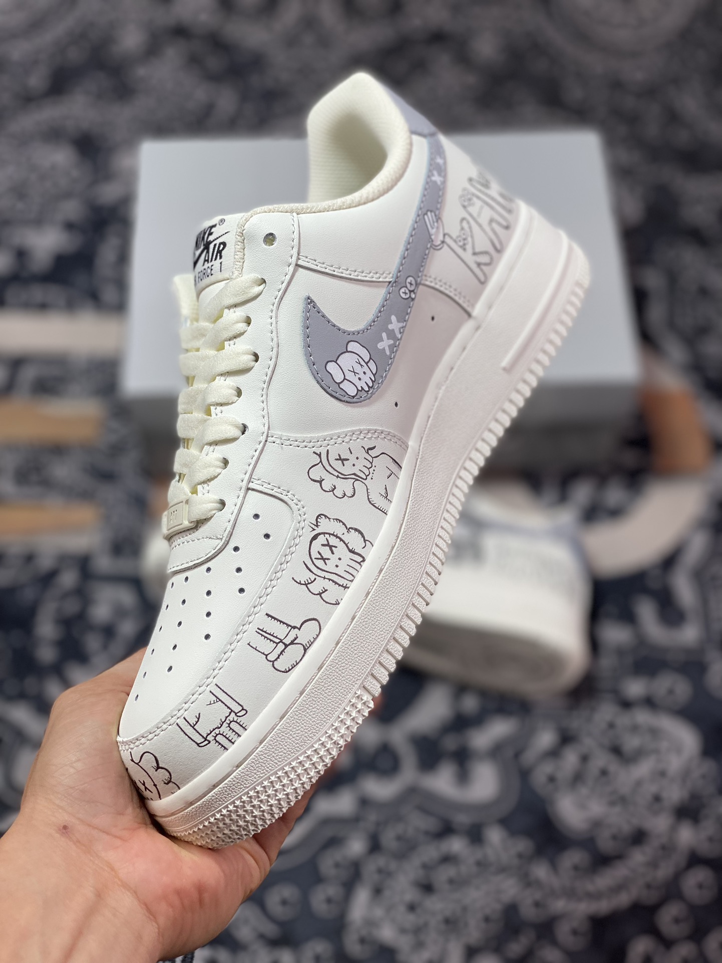 Nike Air Force 1'07 LV8 Low ”Kaws” Air Force One classic low-top sneakers ”beige and gray Kaws graffiti mandarin duck” CW2288-999