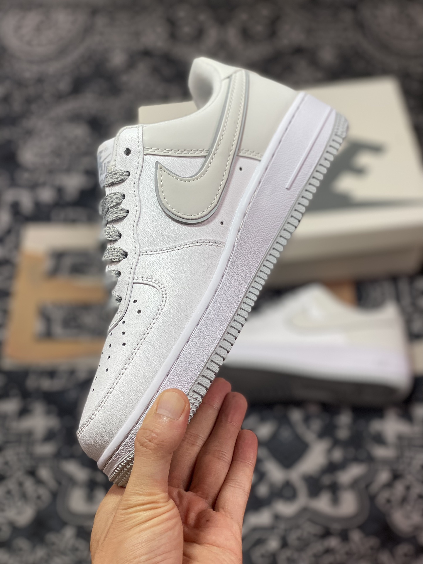 Nike Air Force 1'07 Low ”White/Light Grey/Reflection Mini Swoosh” Air Force One Sneakers ”Leather White Light Grey Small Hook Reflection” YZ8115-006