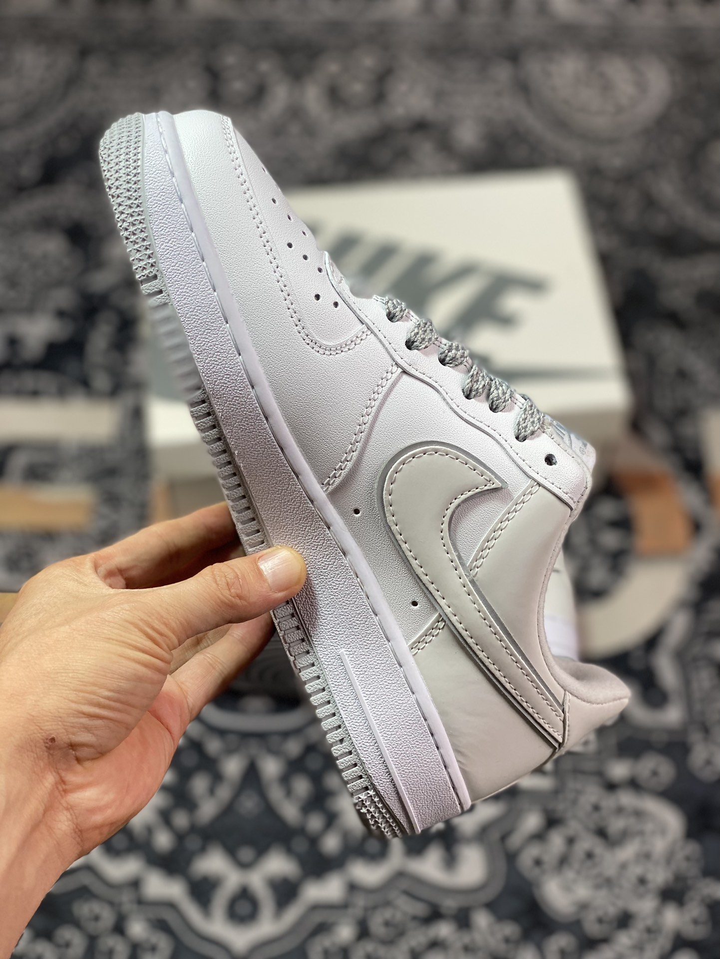 Nike Air Force 1'07 Low ”White/Light Grey/Reflection Mini Swoosh” Air Force One Sneakers ”Leather White Light Grey Small Hook Reflection” YZ8115-006