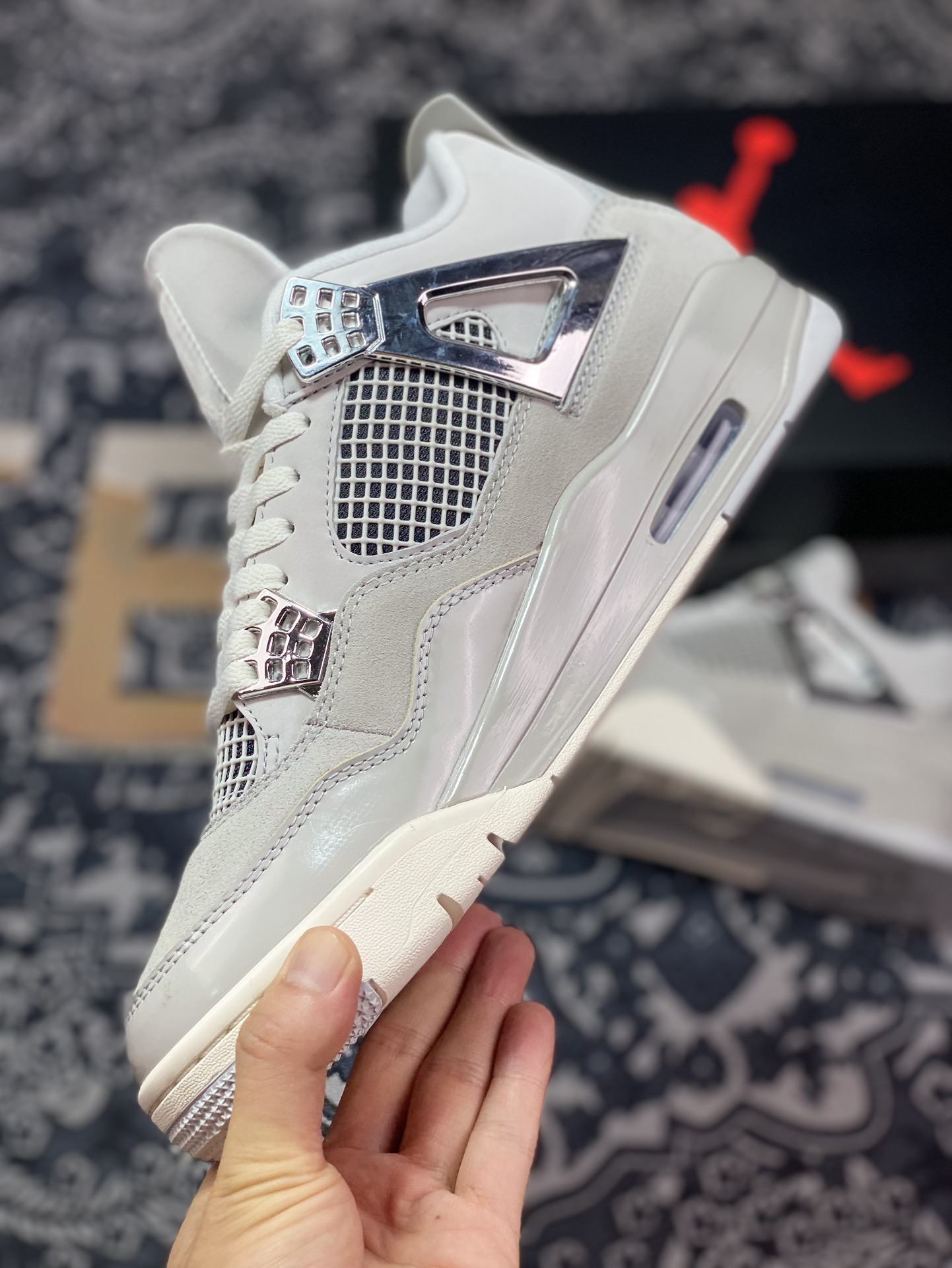 Air Jordan 4 Retro ”Light Iron Ore” electroplated silver gray AQ9129-001