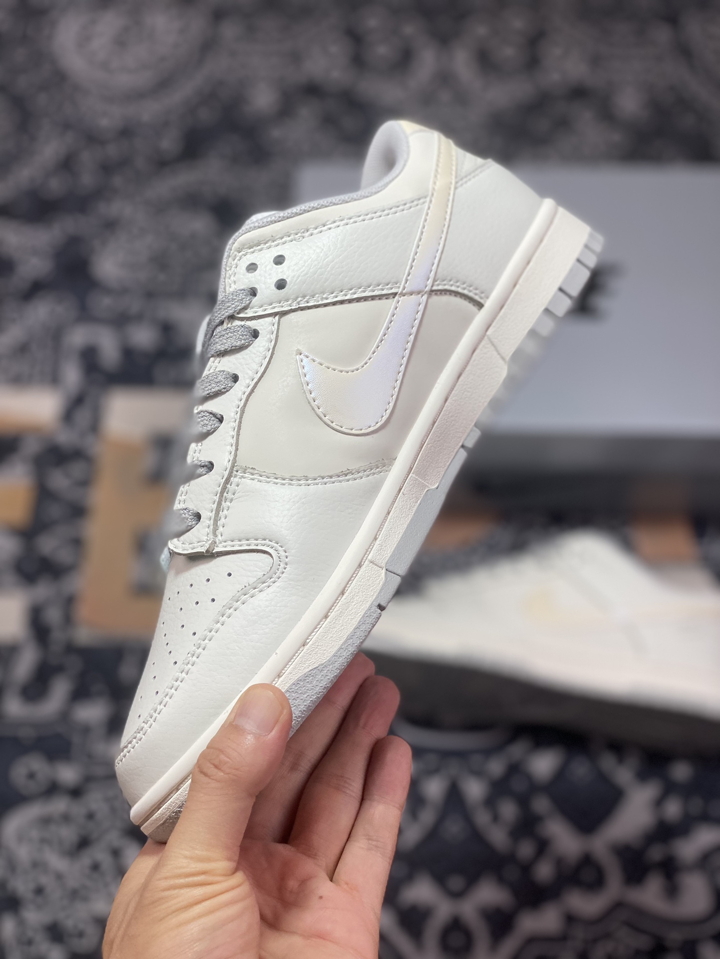 Nike By You SB Dunk Low Retro Dunk Series Sneakers ”Leather Beige Pearl Gray Small Hook” KK0517-003