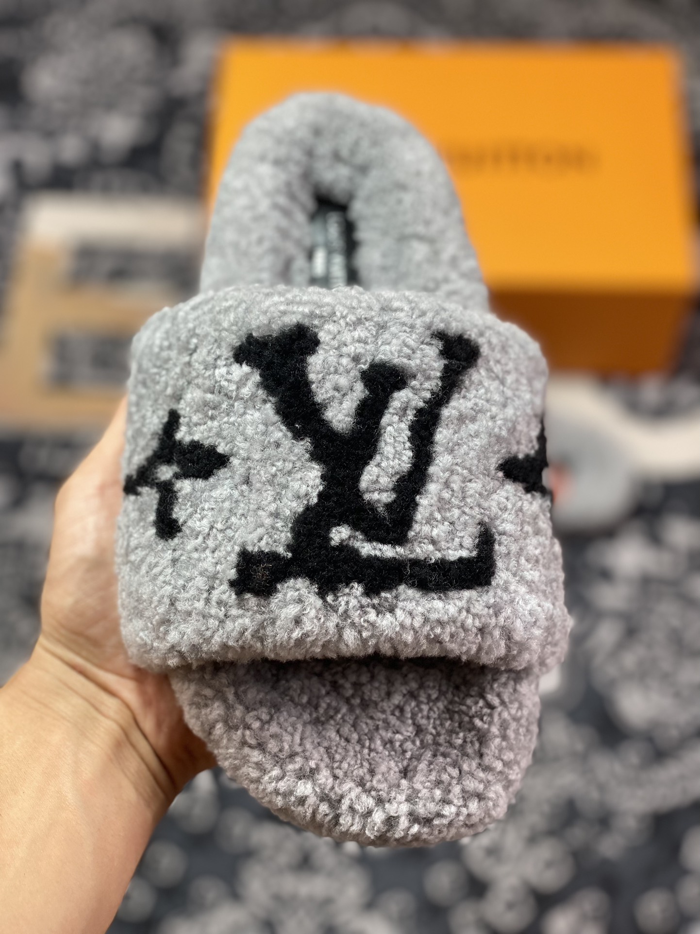 LV Louis Vuitton Bom Dia Sandal's Pauda series plush slippers 
