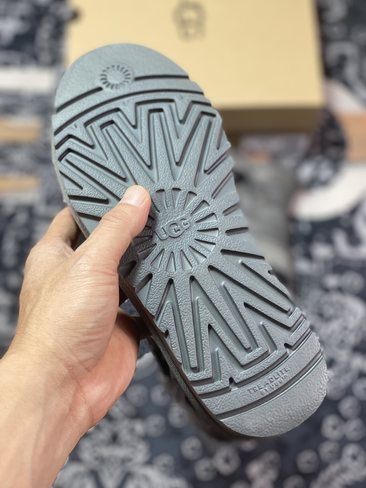 260 UGG W Mini Bailey Button II 迷你贝莉纽扣2.0系列经典女士短靴“全灰加绒”1016422-GREY-05