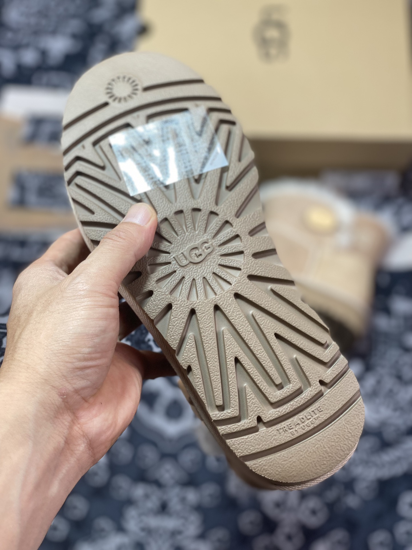 260  美国轻奢品牌UGG W Mini Bailey Button II 迷你贝莉纽扣百搭短靴“杏白加绒”