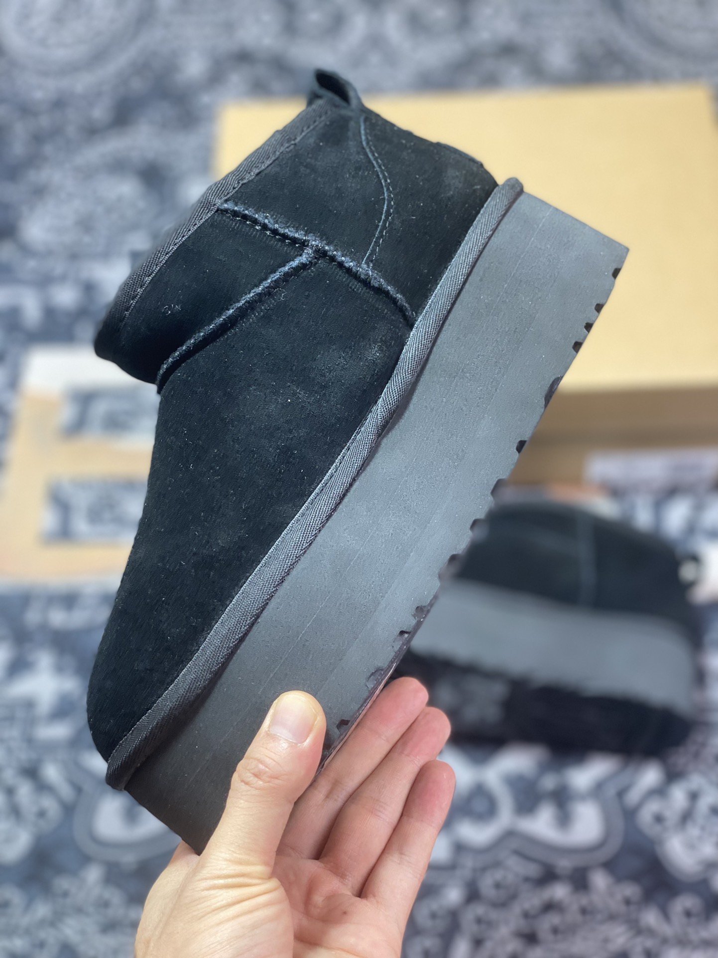 280  轻奢品牌UGG W Mini 款II 迷你系列经典女士短筒休闲百搭厚底“黑色加绒”