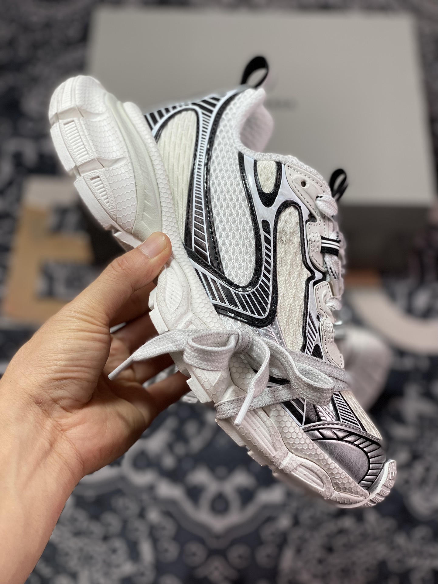 430 巴黎世家BALENCIAGA 3XL Sneakers 3+系列低帮慢跑鞋“网织白黑做旧”734731 W2XL6 0352