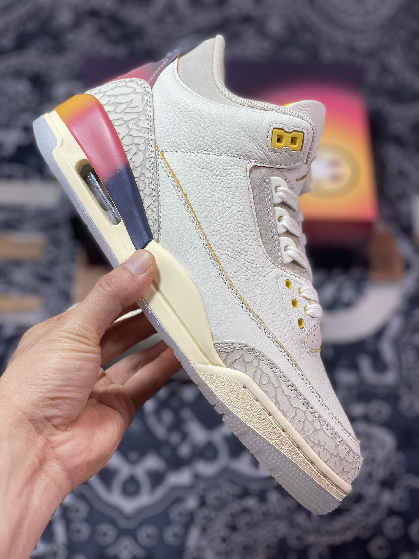 380  J Balvin x Air Jordan 3 Retro SP ”Medellin Sunset” 彩虹渐变笑脸 FN0344-901