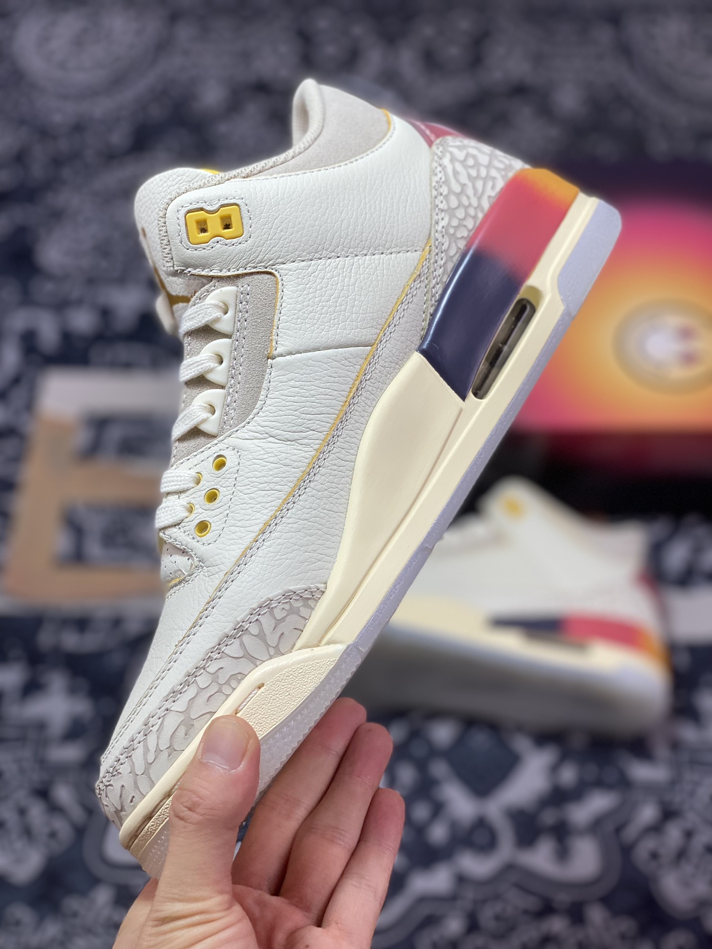 380  J Balvin x Air Jordan 3 Retro SP ”Medellin Sunset” 彩虹渐变笑脸 FN0344-901