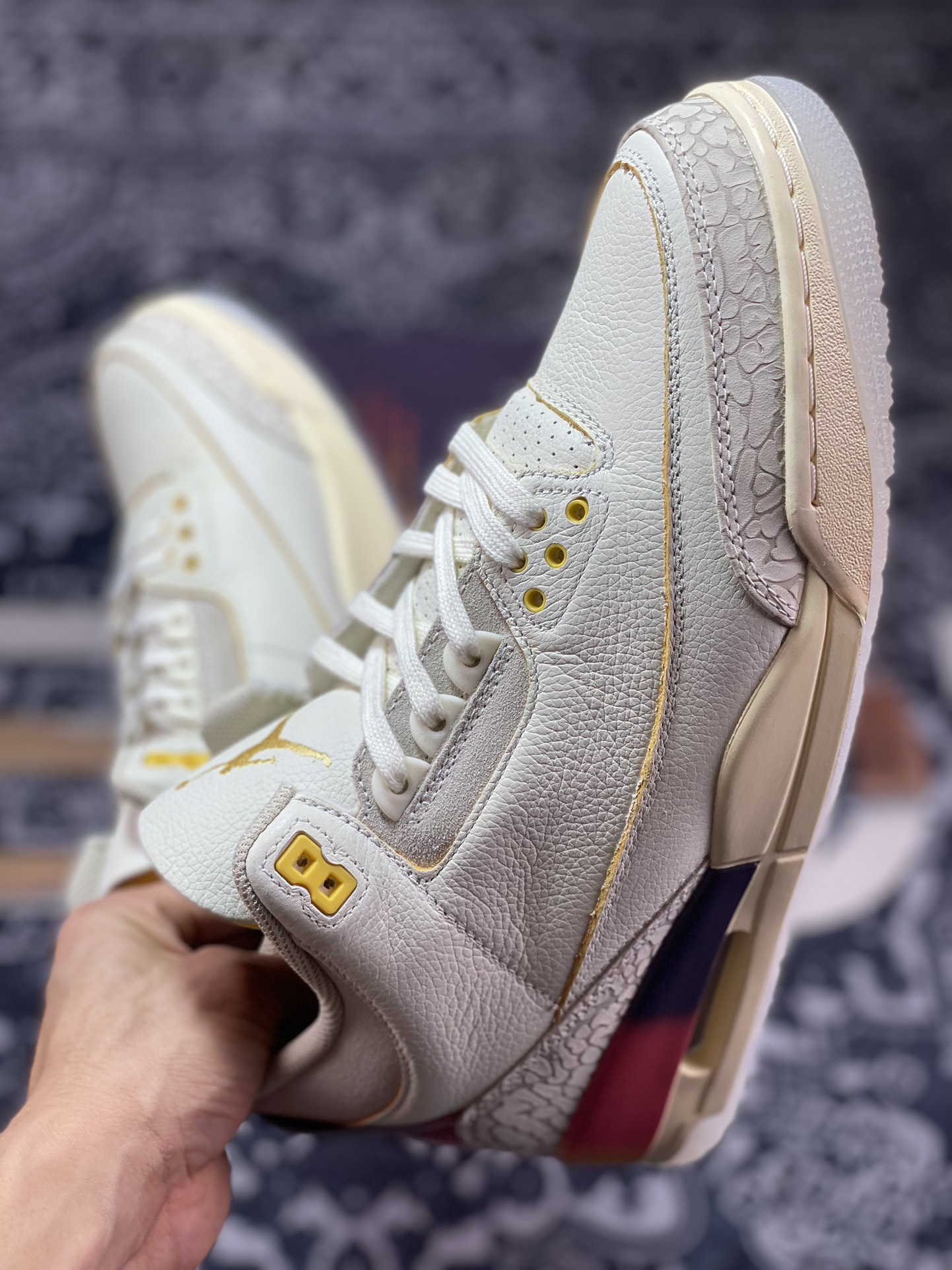 380  J Balvin x Air Jordan 3 Retro SP ”Medellin Sunset” 彩虹渐变笑脸 FN0344-901