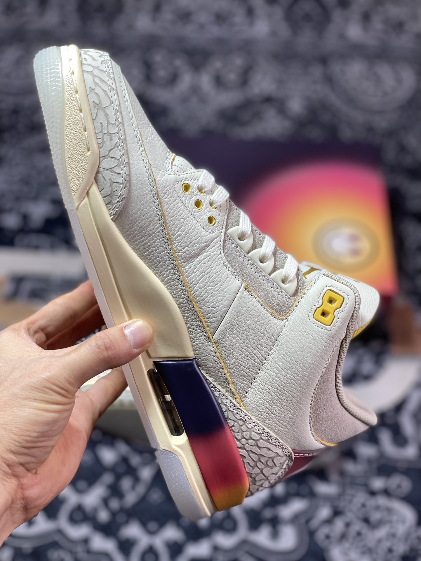 380  J Balvin x Air Jordan 3 Retro SP ”Medellin Sunset” 彩虹渐变笑脸 FN0344-901