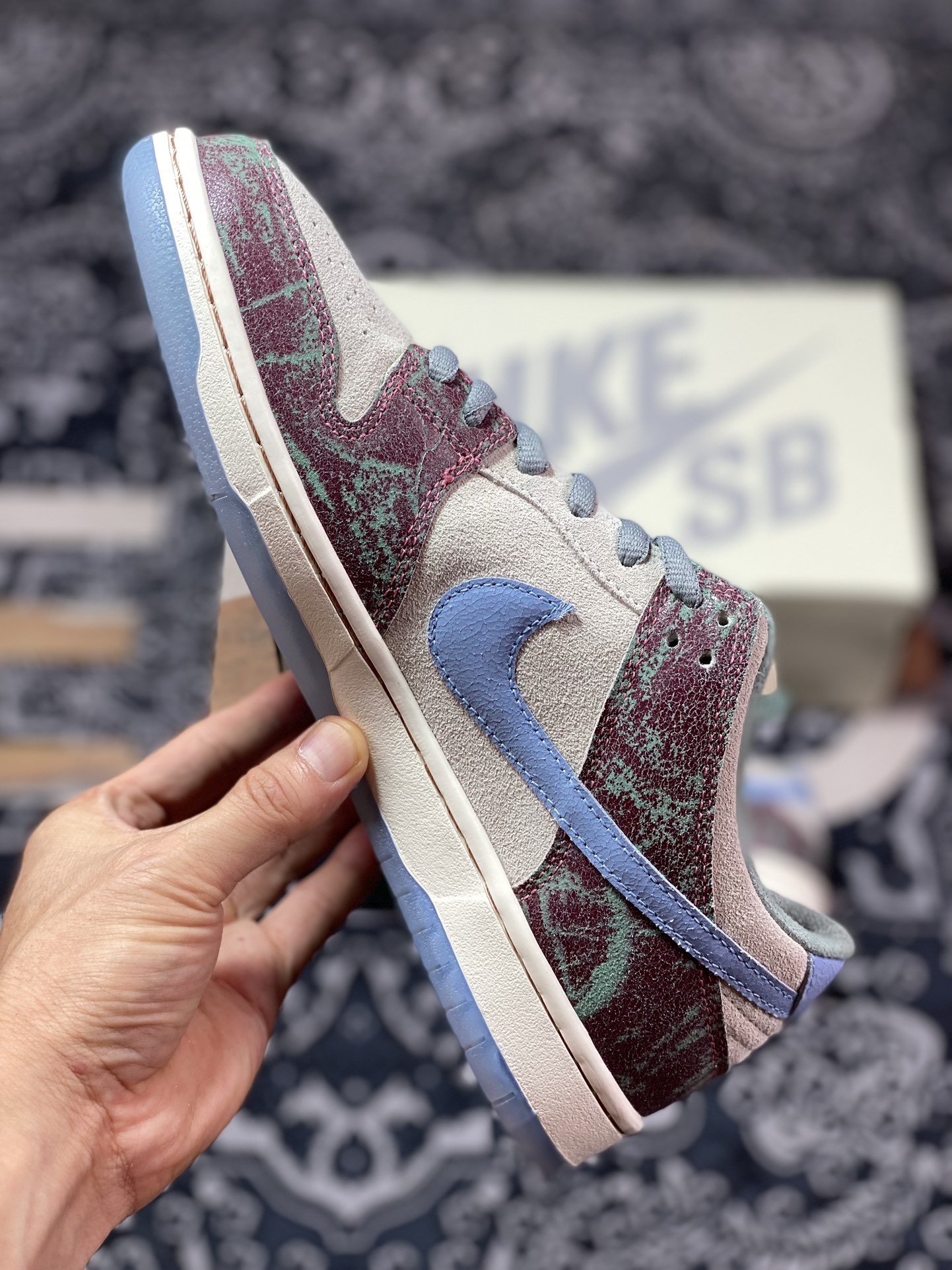 380 优选 Crenshaw Skate Club x Nike SB Dunk Low 夏威夷  FN4193-100