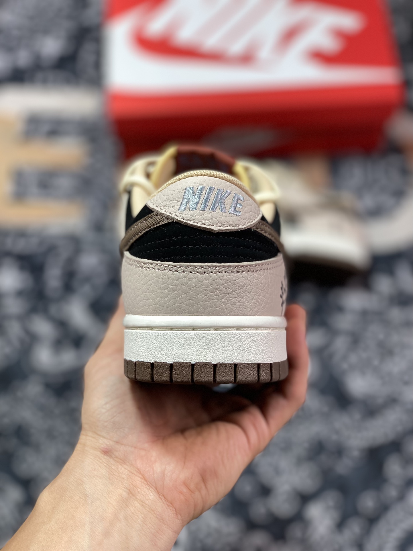 300  Nike  Dunk Low 熊猫恶作剧-街头线条涂鸦做旧SB绑带低帮休闲板鞋 DR9704-200